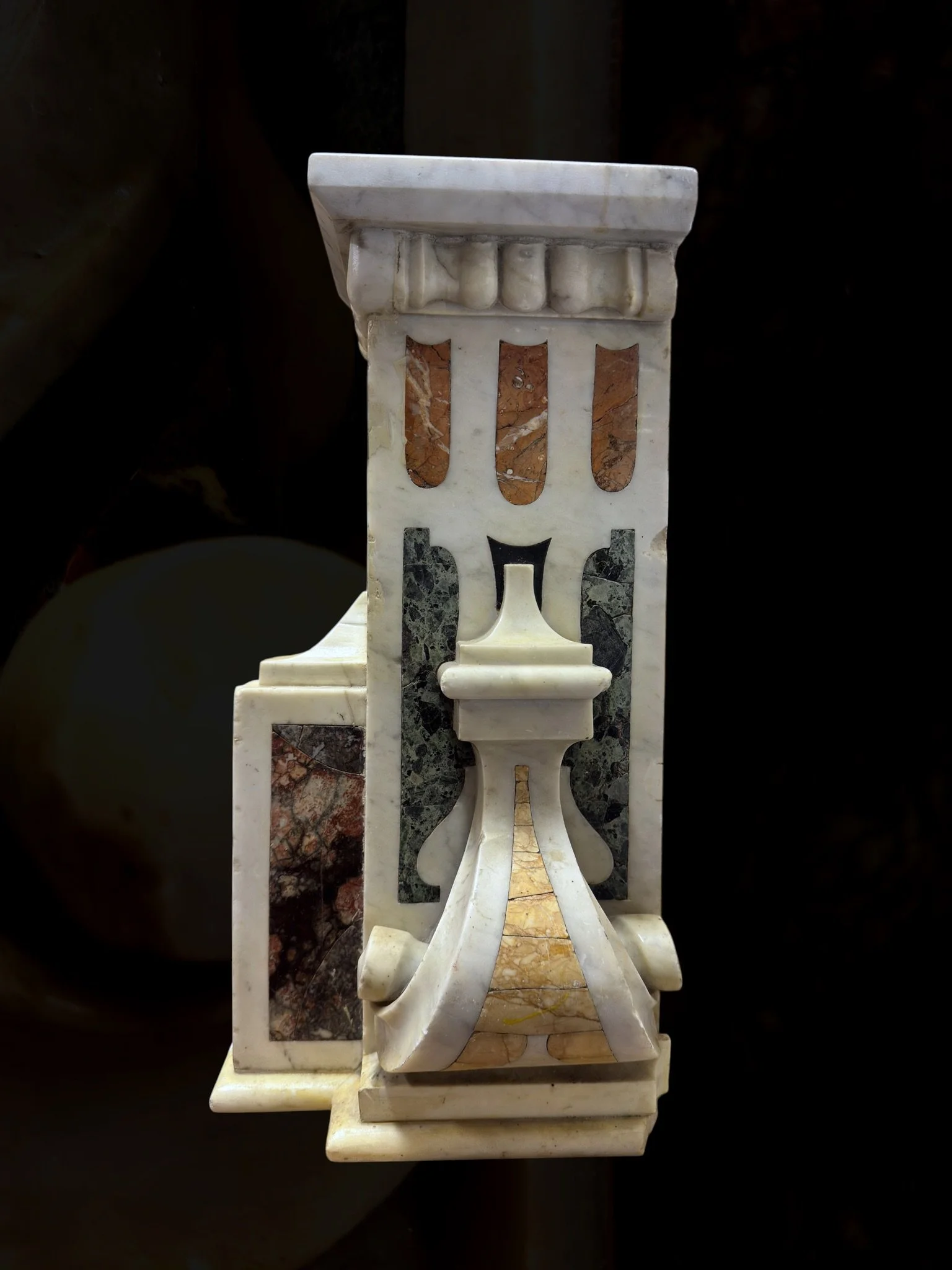 White marble console veneered with fine marbles10.jpg