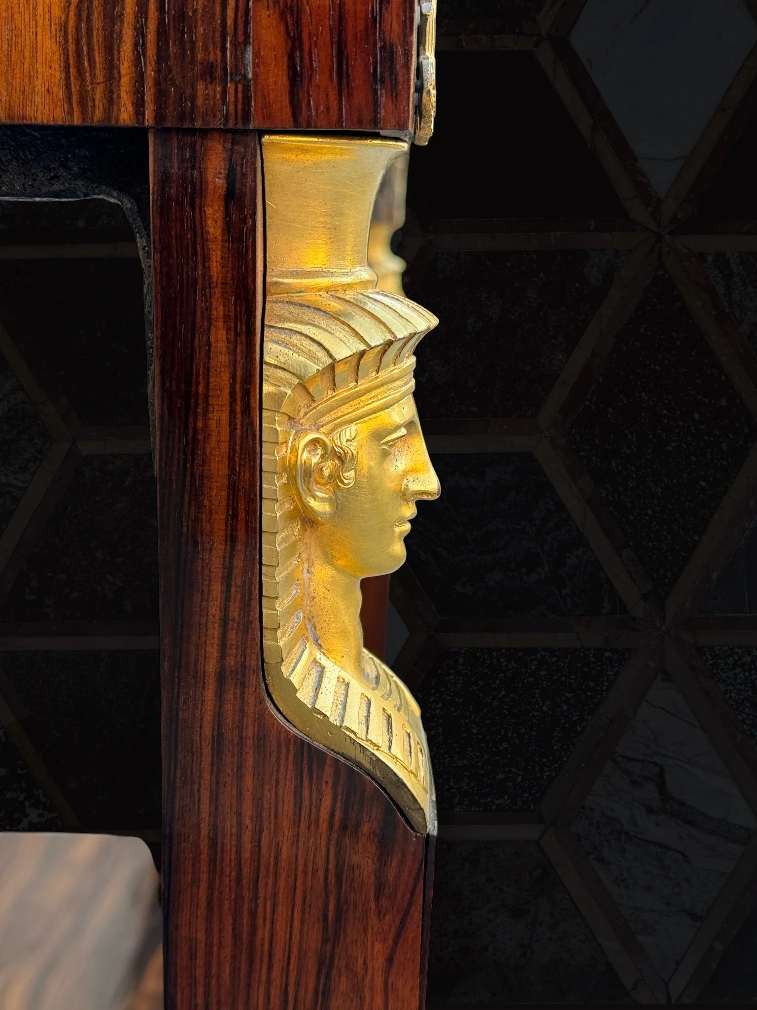 vivioliarteantica_consolle impero con marmo e pietre dure7 (1).jpg