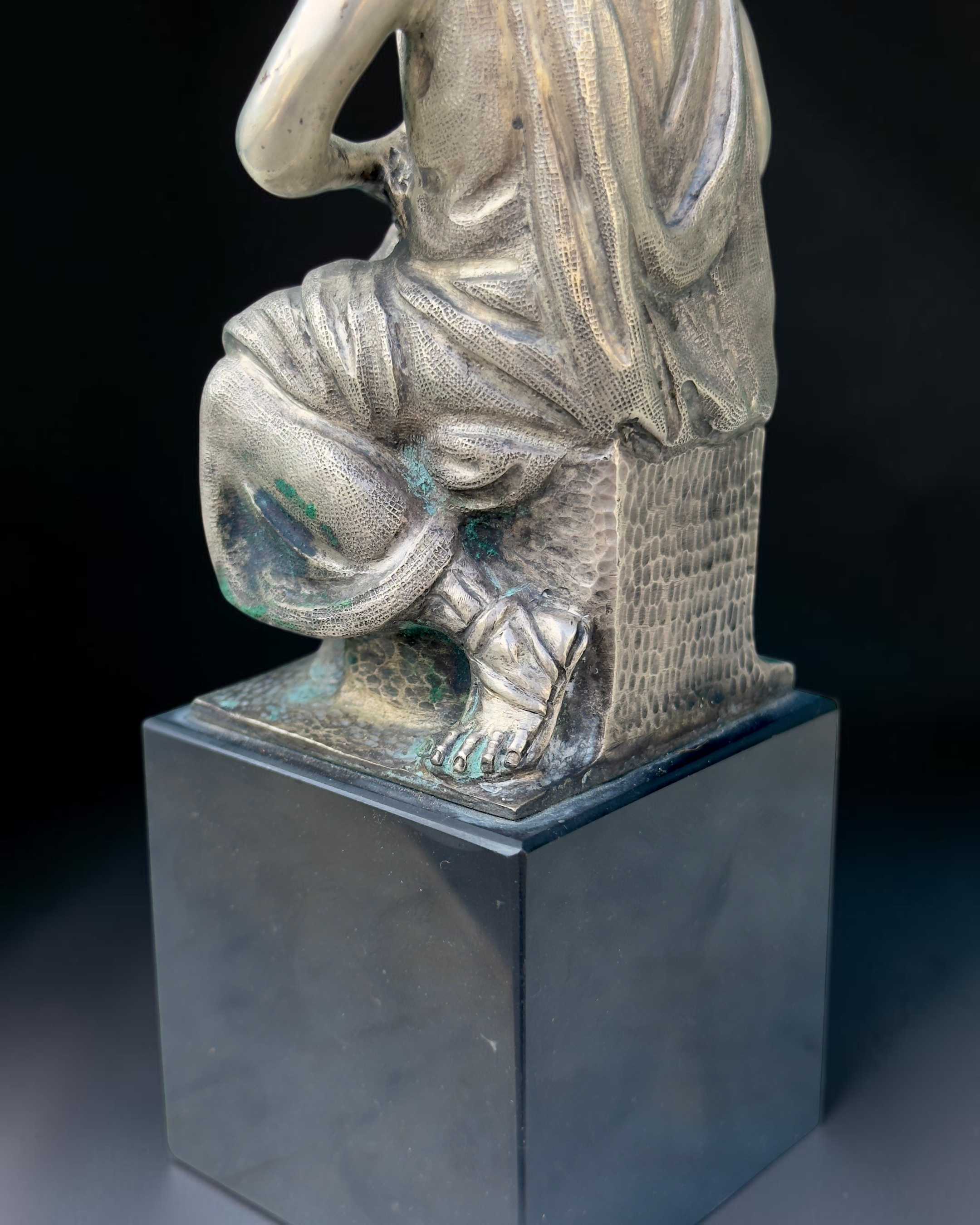 vivioli - statua mose (9).png