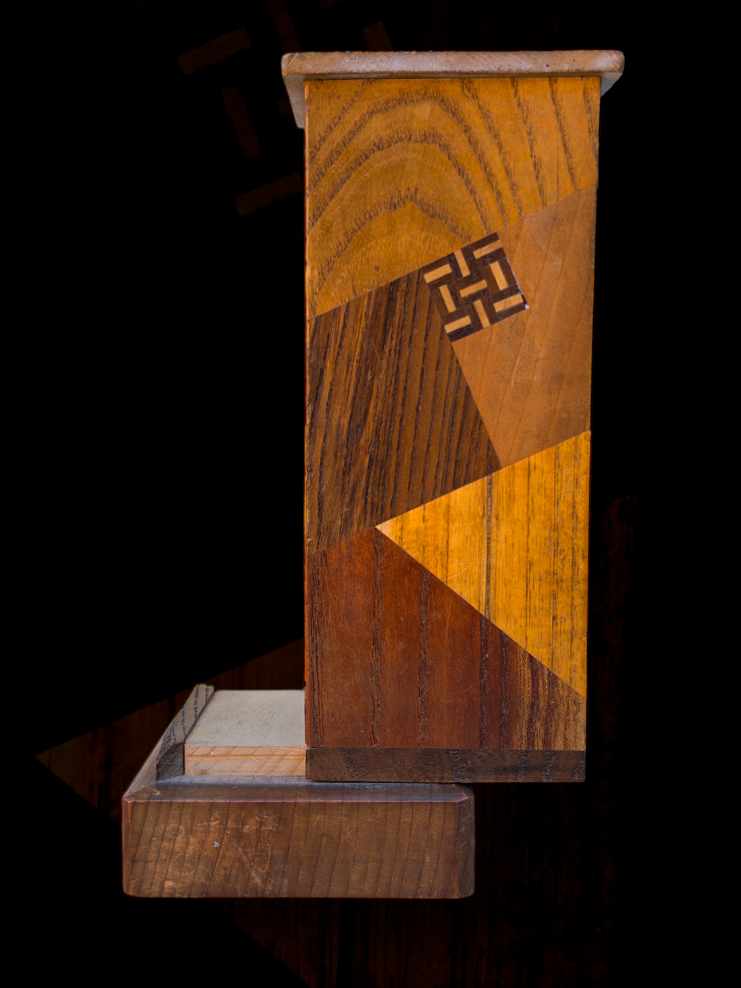 Wooden money box 15.PNG