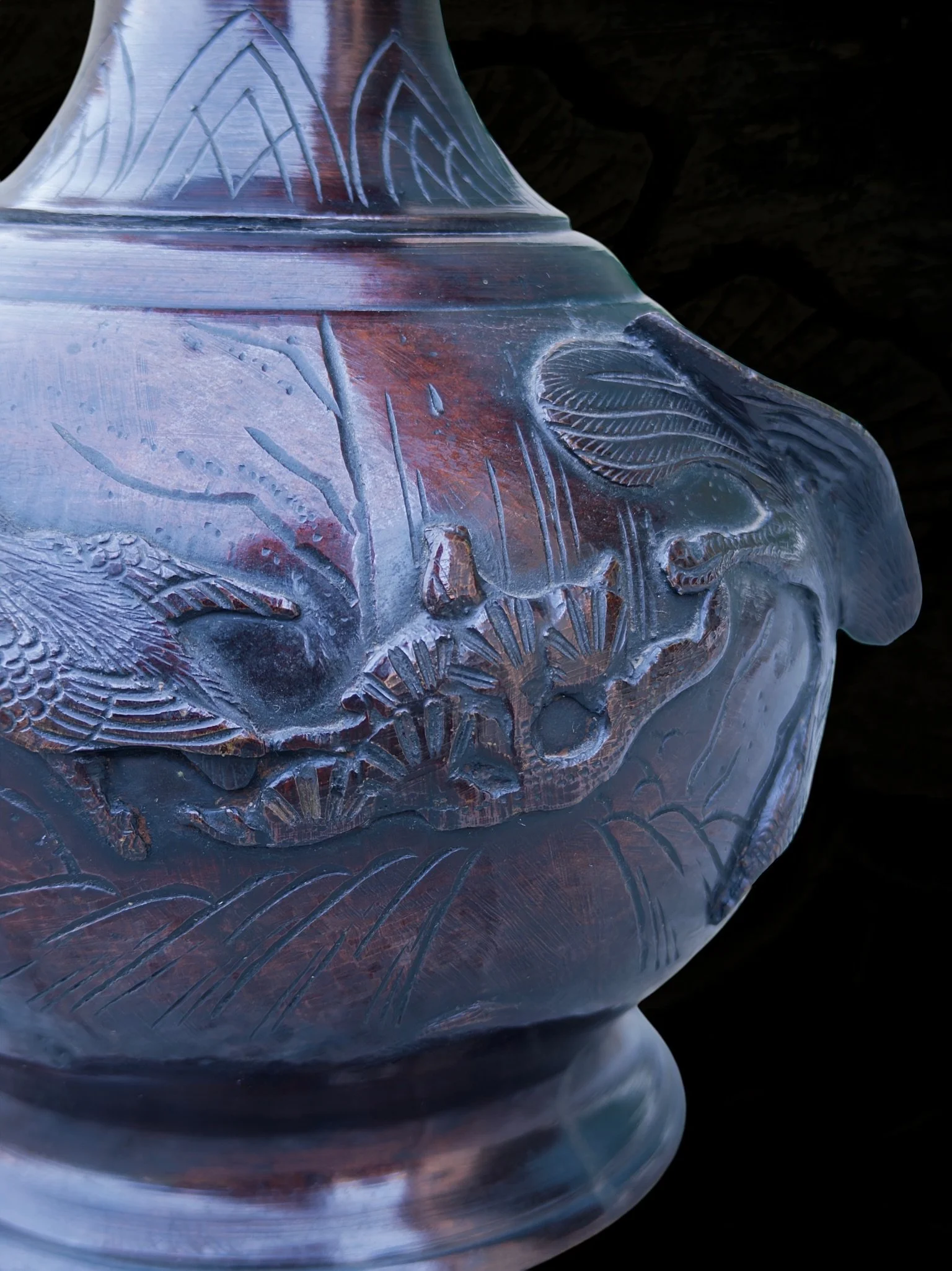 A pair of bronze vases. Japan. XIX Century. Height cm 298.PNG