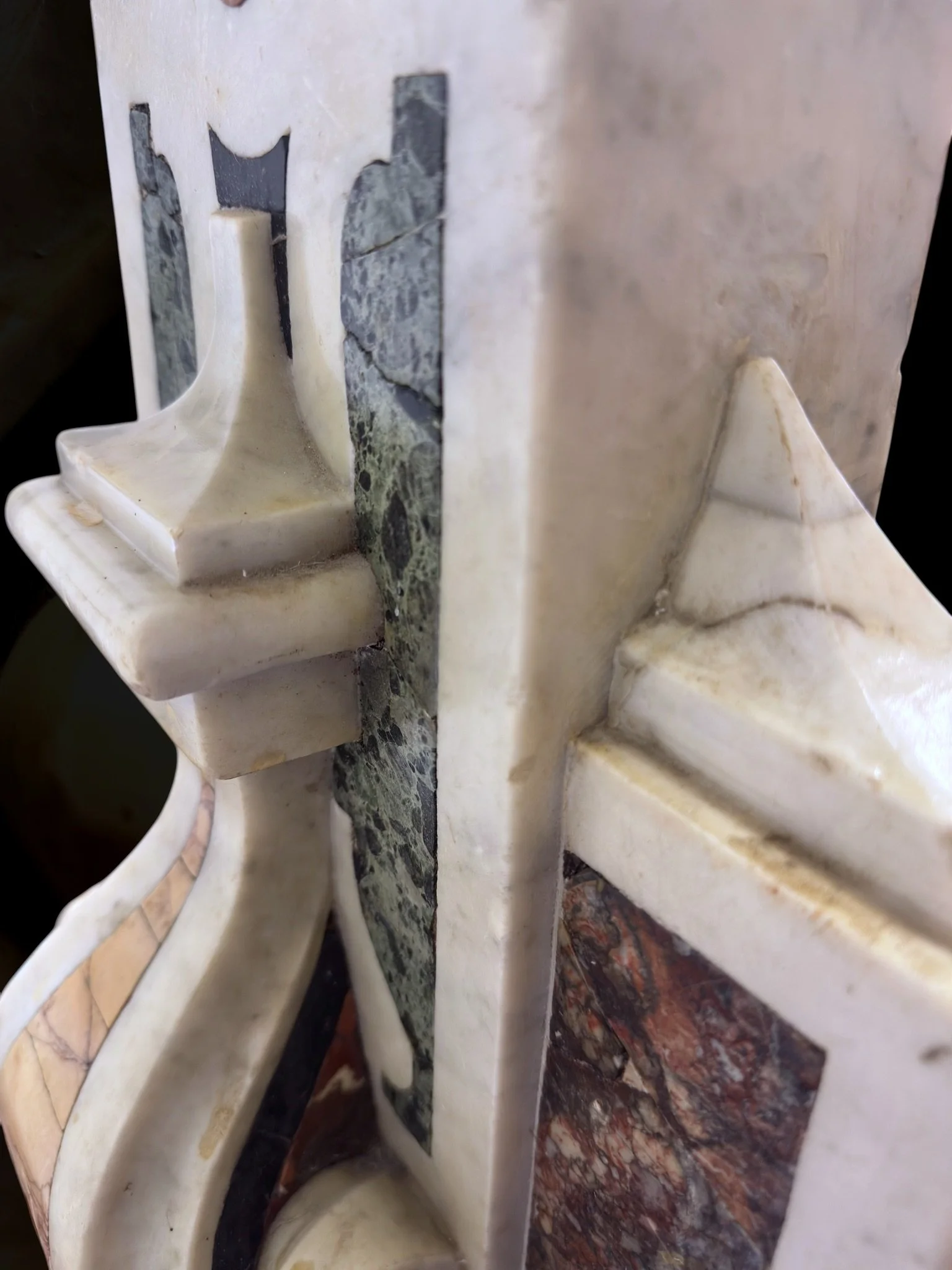 White marble console veneered with fine marbles7.jpg