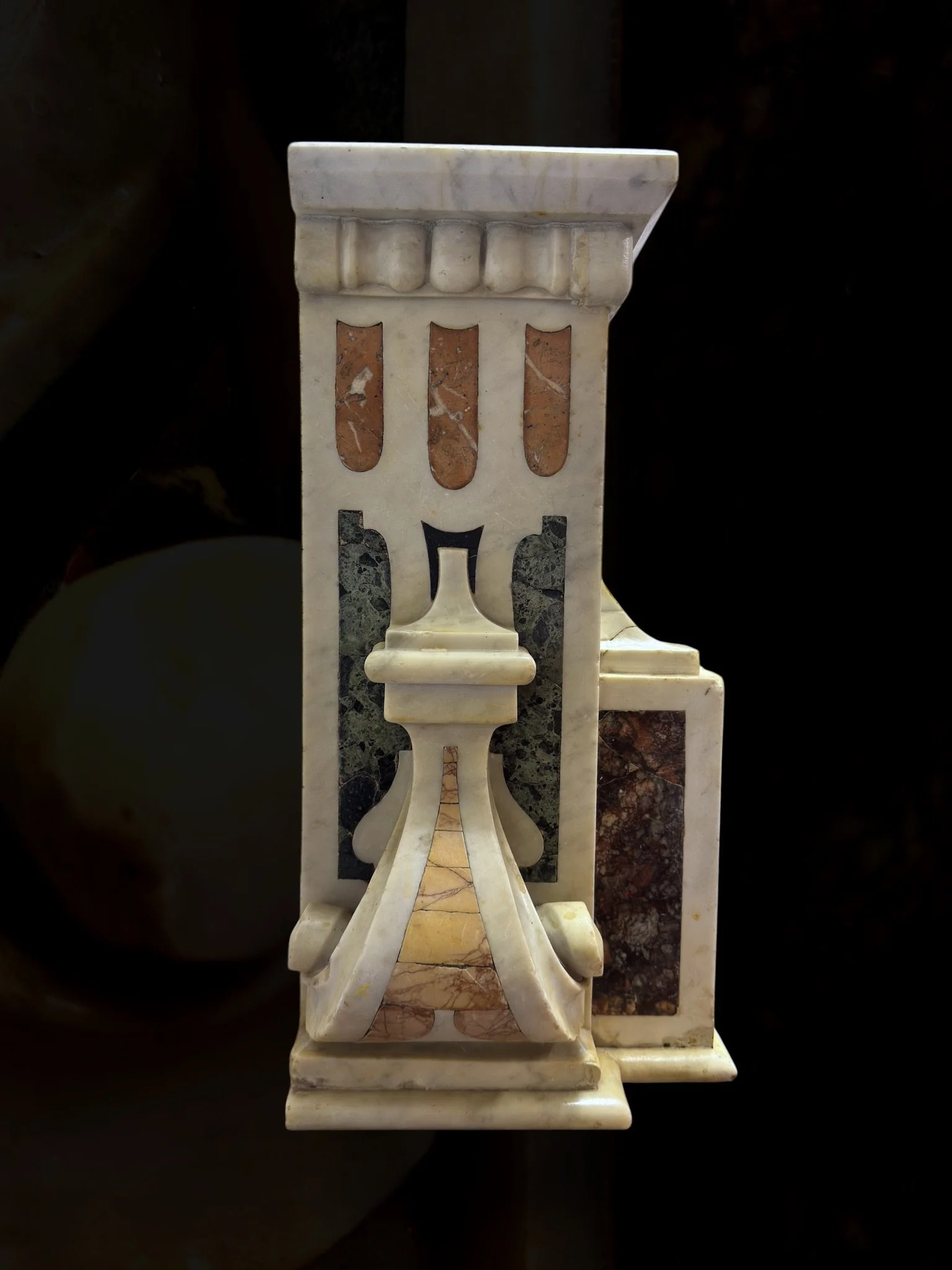 White marble console veneered with fine marbles1.jpg