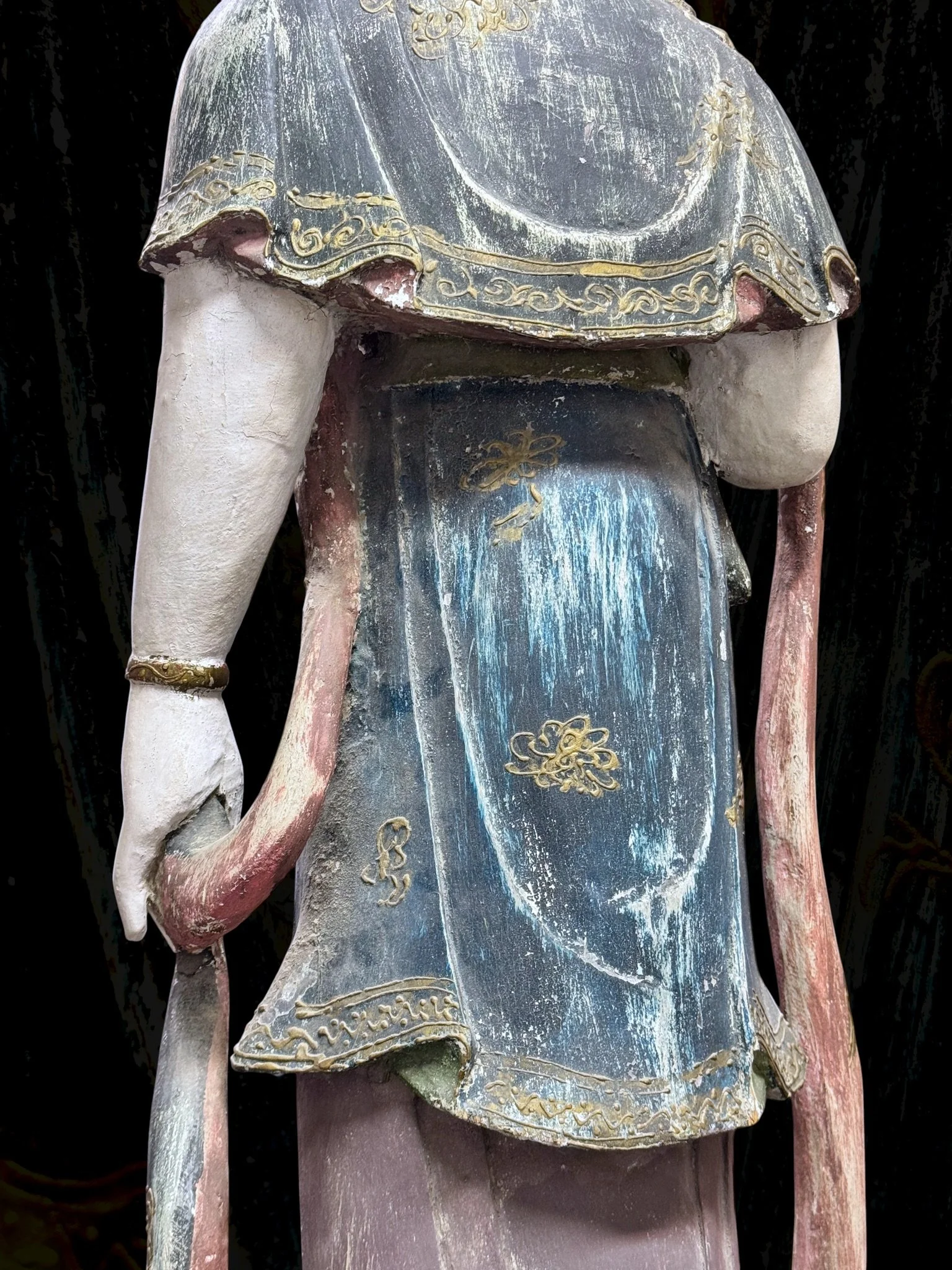 Polychrome wooden sculpture of Guanyin17.jpg
