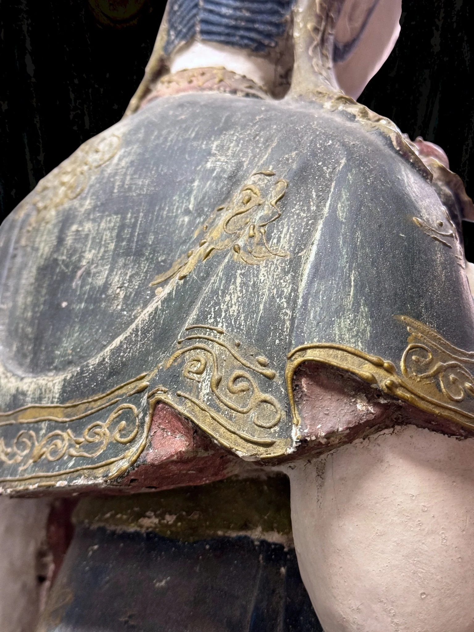 Polychrome wooden sculpture of Guanyin10.jpg