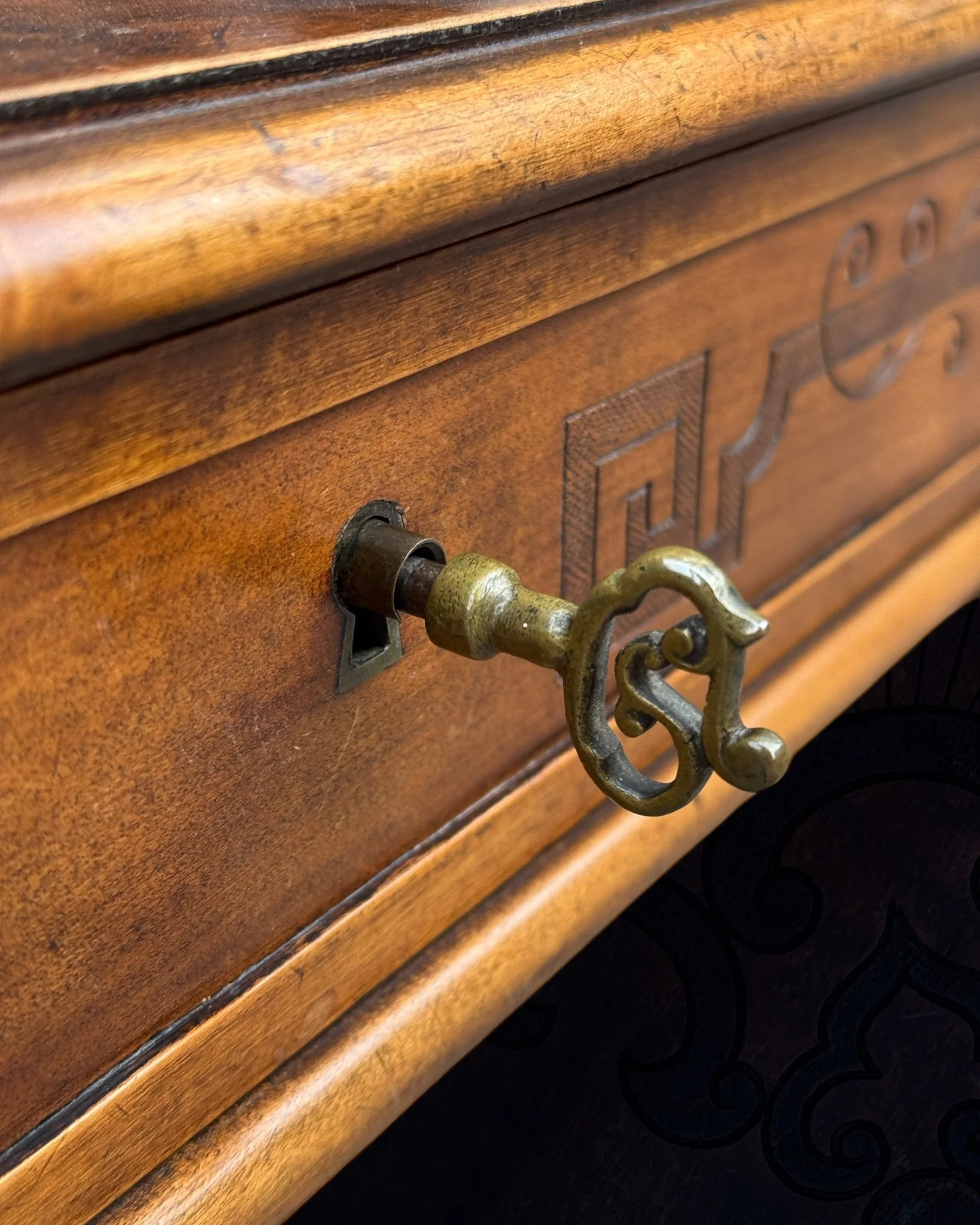 vivioliarteantica_sycamore table with drawer - attributed to gabriel viardot10.jpg