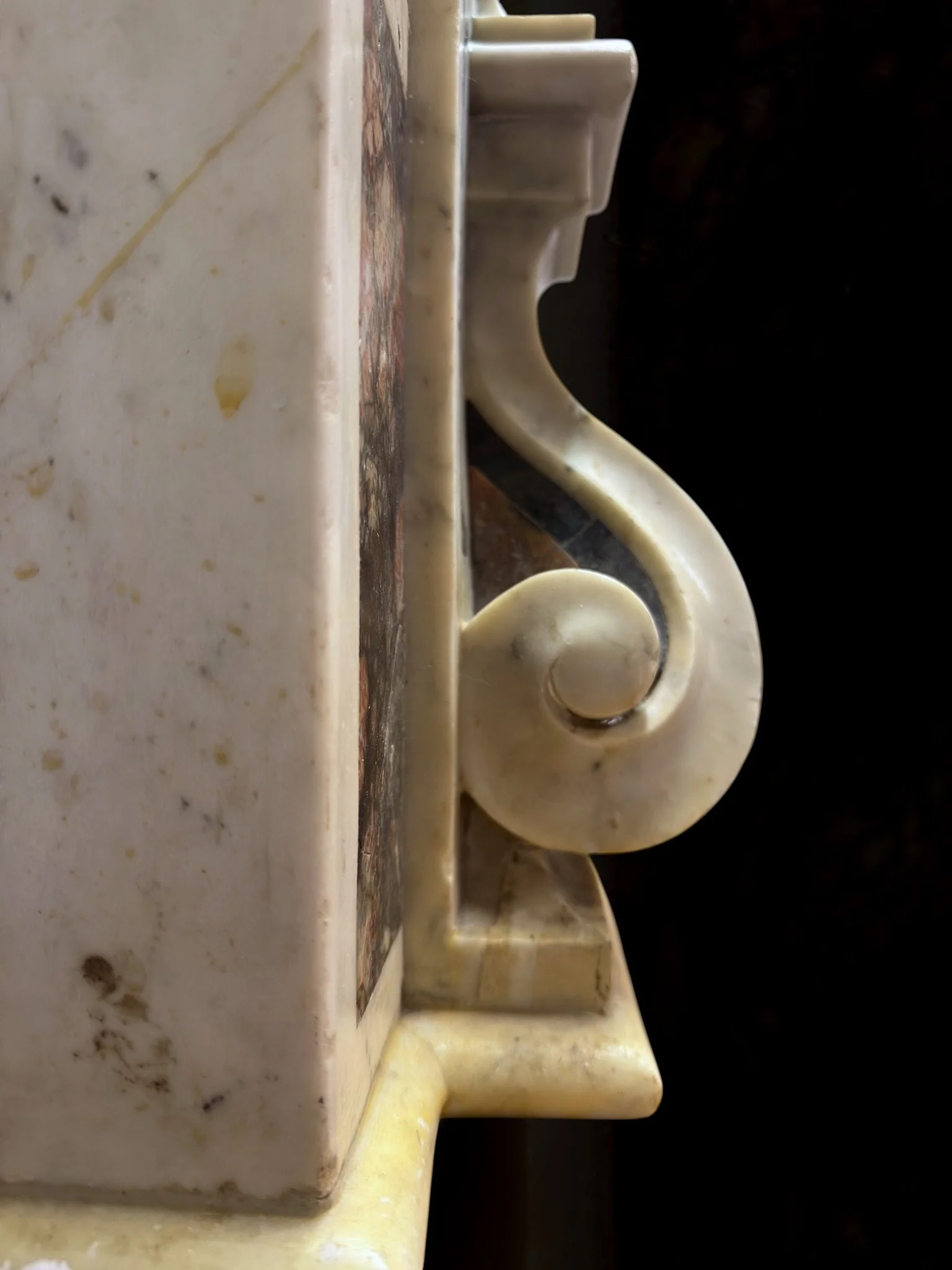 White marble console veneered with fine marbles6.jpg