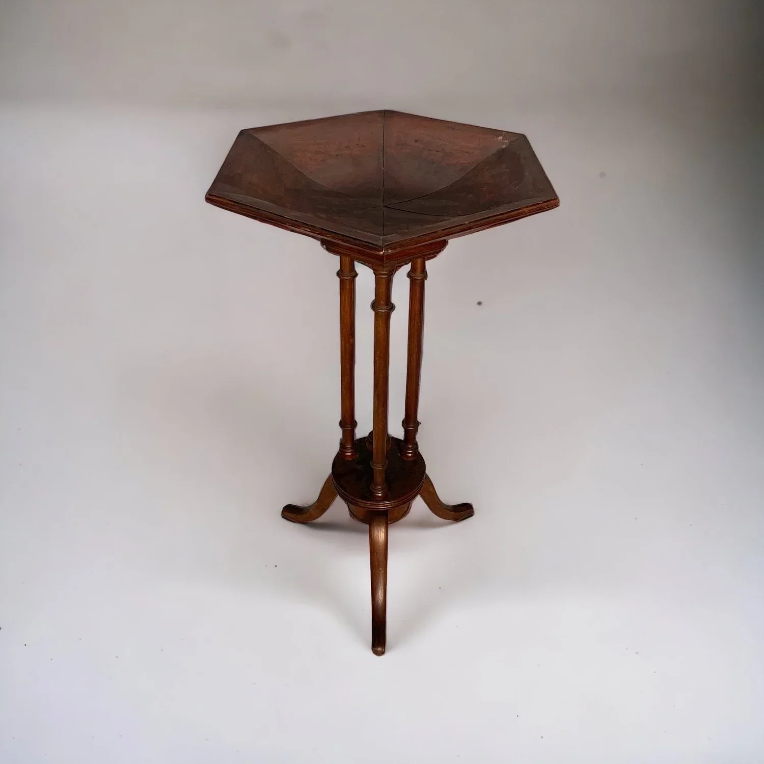 SOLD: A small exagonal shape gueridon