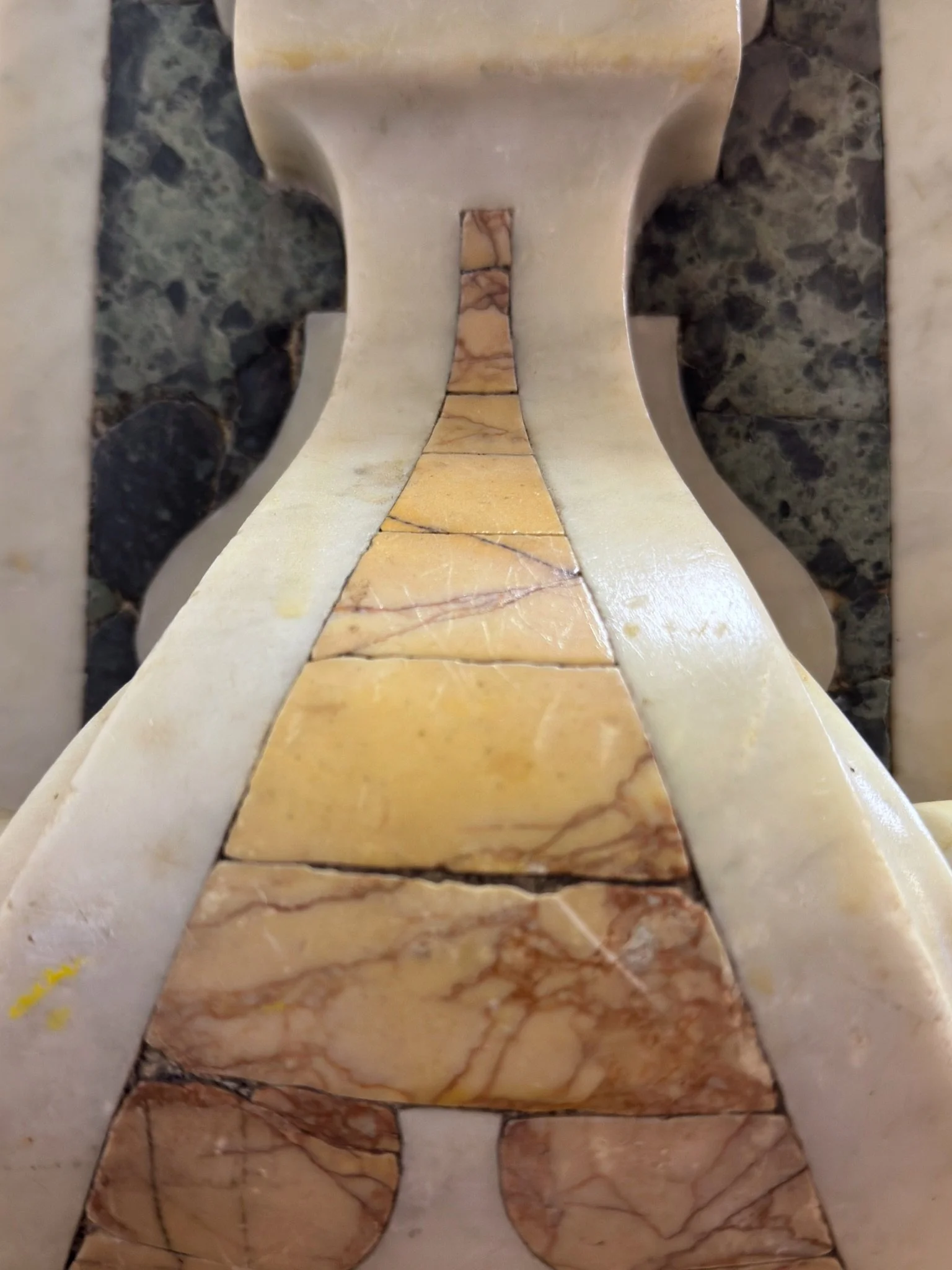 White marble console veneered with fine marbles12.jpg