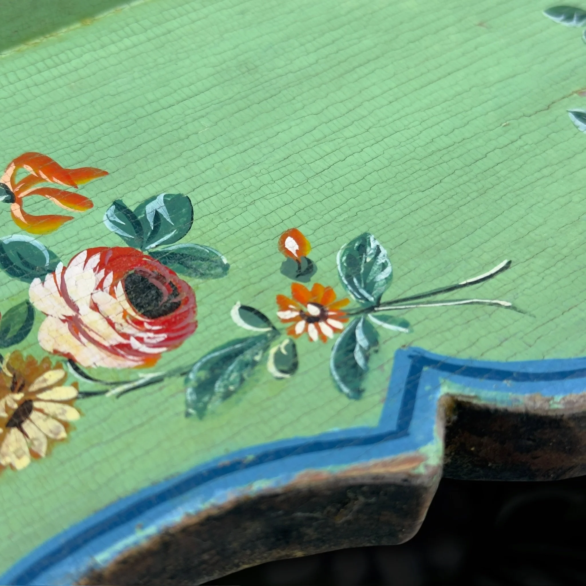 vivioliarteantica_A small LXV table with a side drawer25.jpg