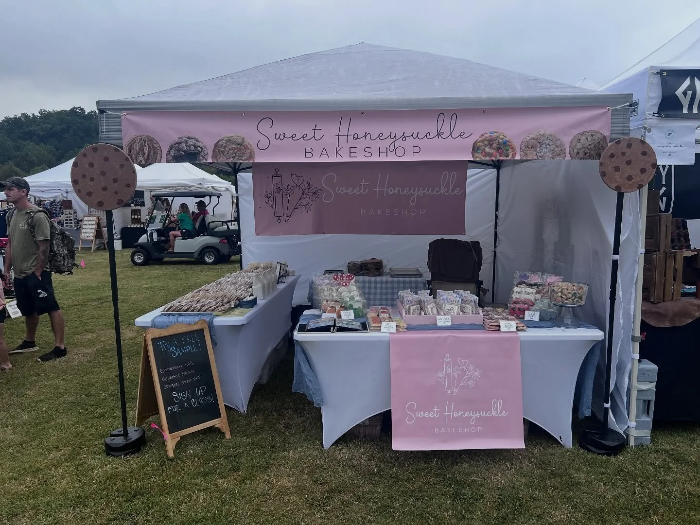 What a weekend at Riverfest! We sold just over 1,000 cooked 😳 Thank you to everyone who came out. I love being able to see my amazing customers in person and meeting new ones! 
All extras are listed on my website! 

https://www.sweethoneysucklebakes