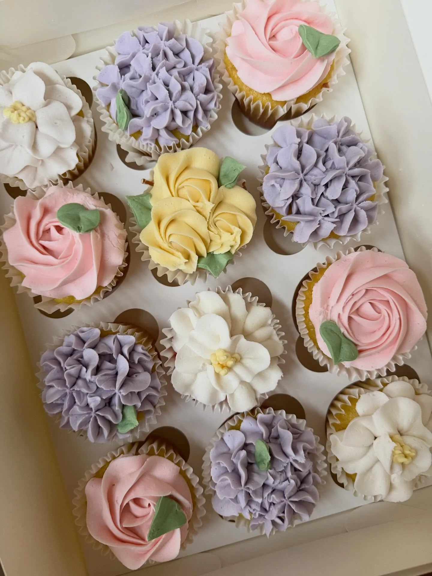 Spring is on my mind after this warmer weather! 🌷🌹🪻🌻