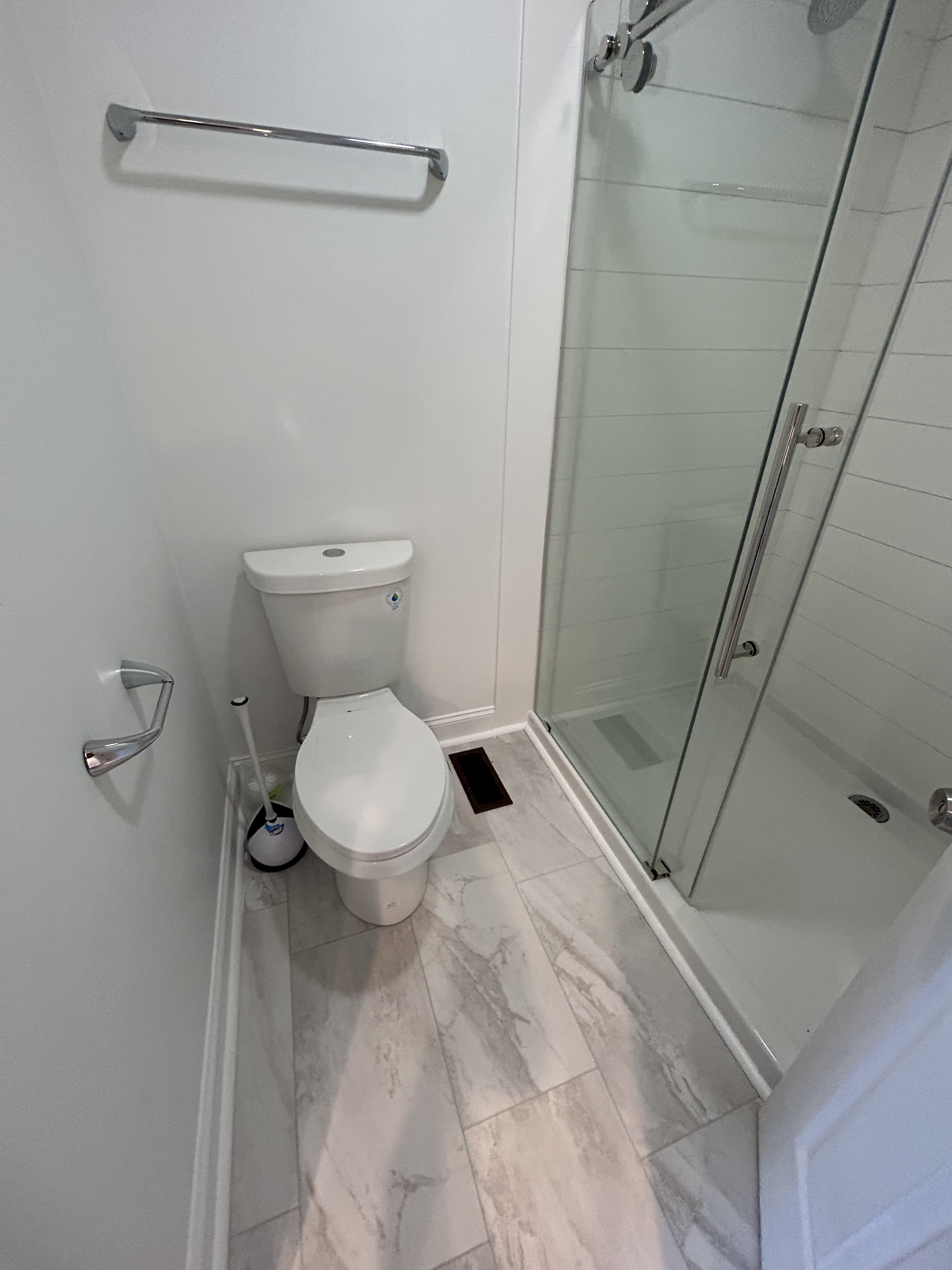 Vinyl planks or tiles look fantastic in bathrooms