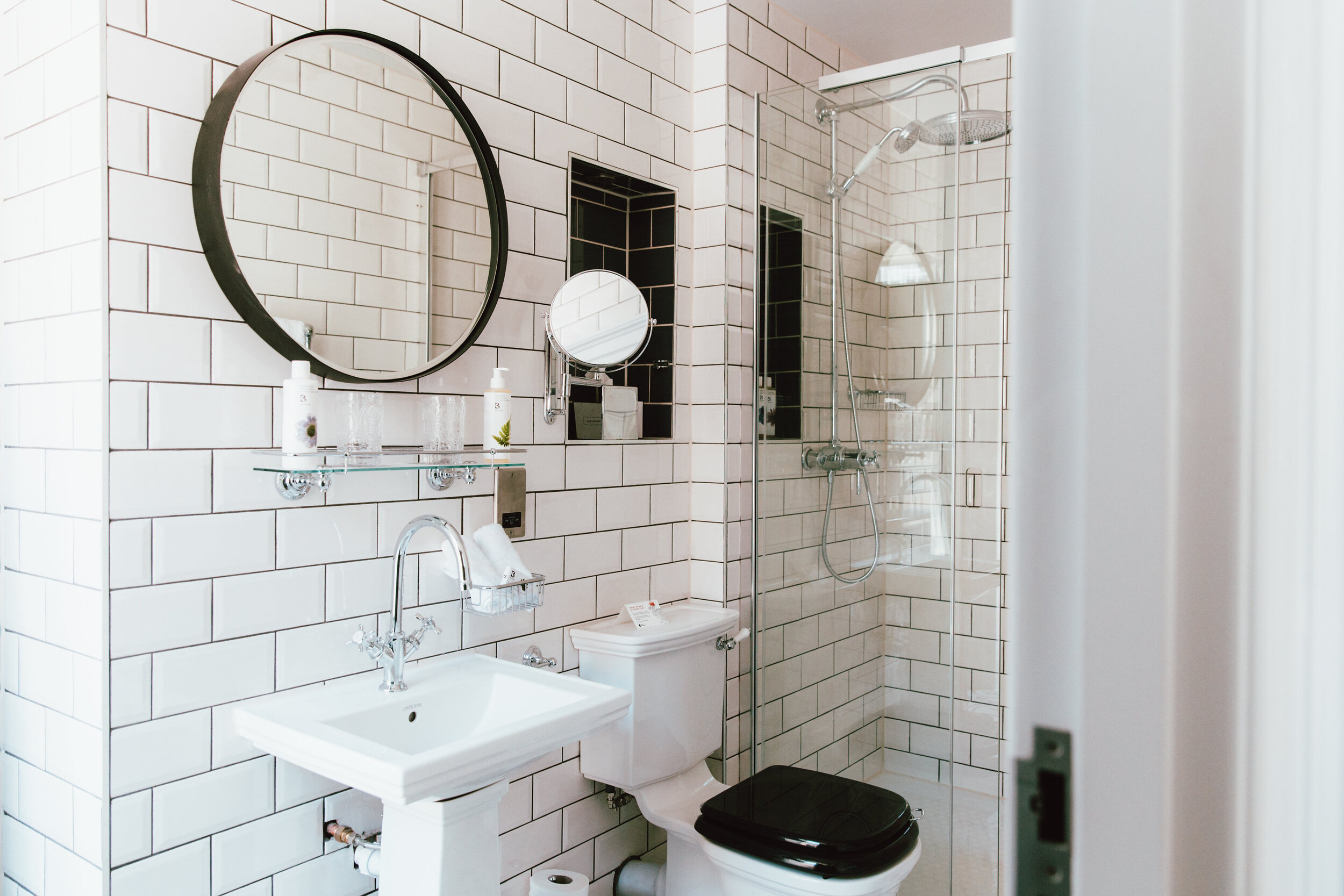 HIBathRoomSamples-Room3(27of35).jpg