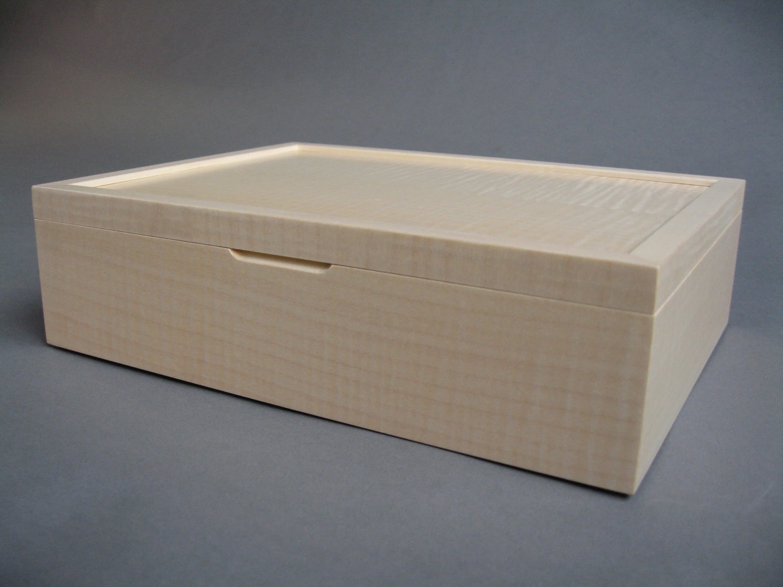 Ripple Sycamore box with finger detail (2018_08_07 11_06_08 UTC).JPG