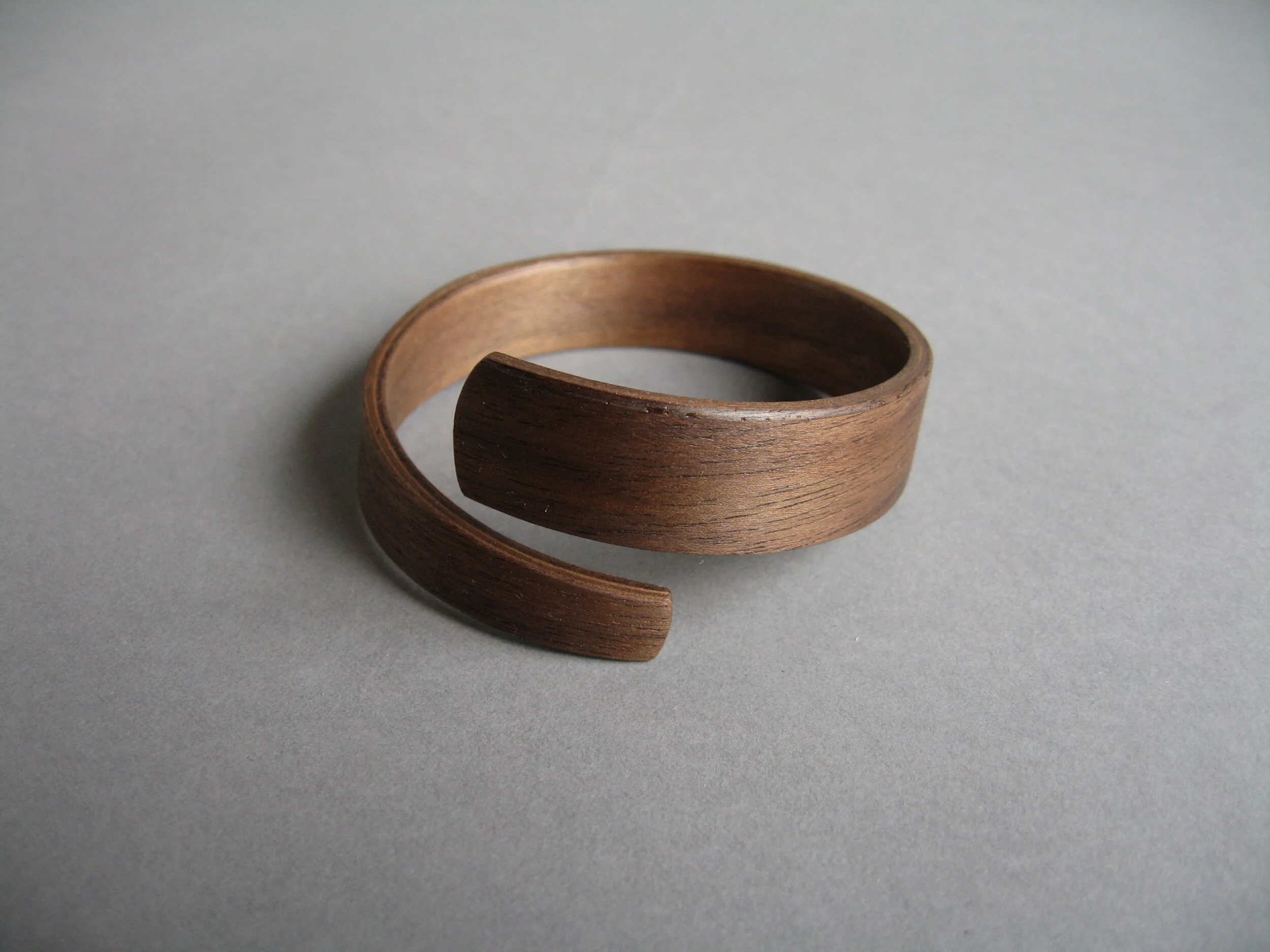 Walnut Bangle (2018_08_07 11_06_08 UTC).JPG