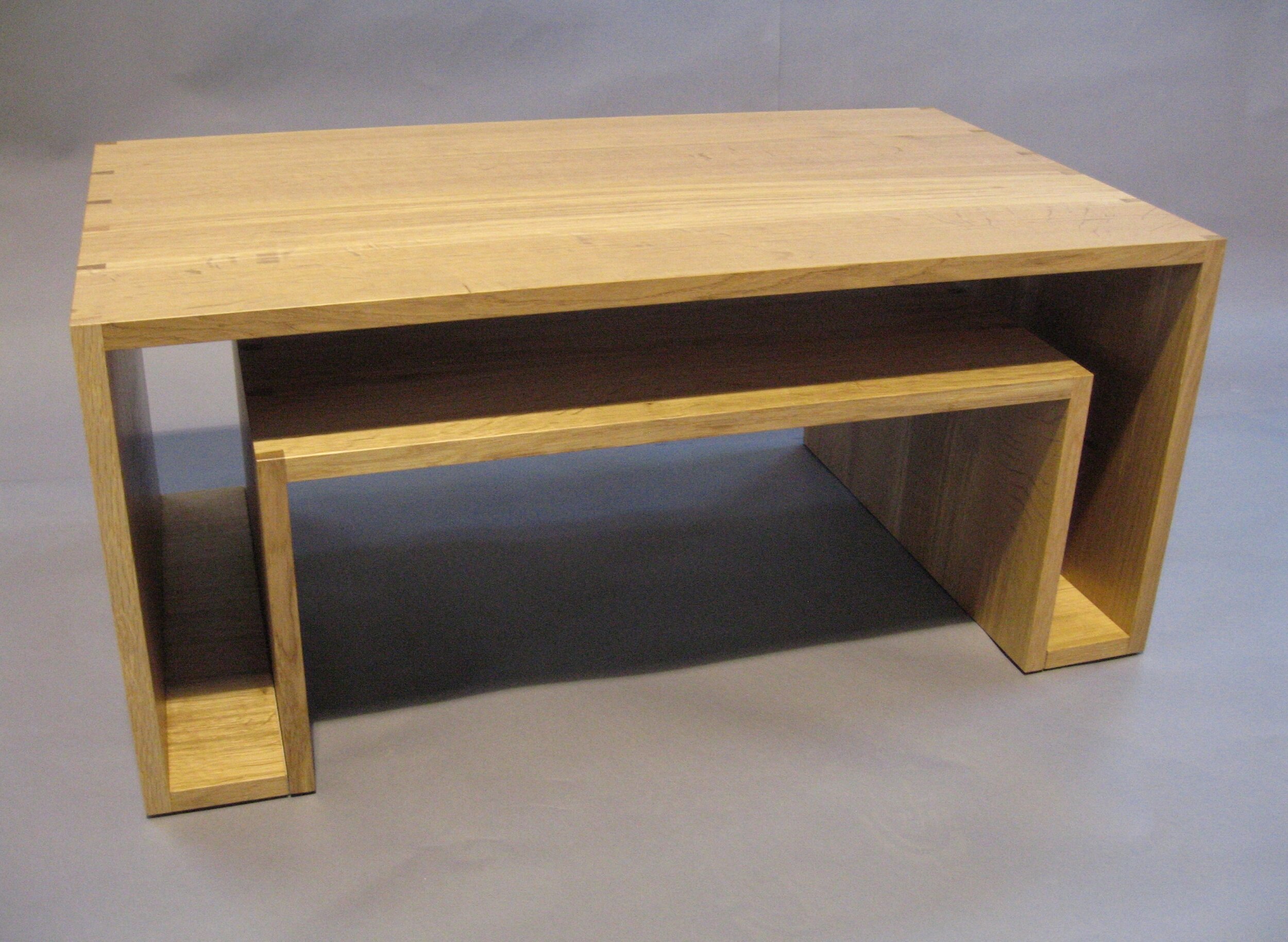 'Flo' magazine table