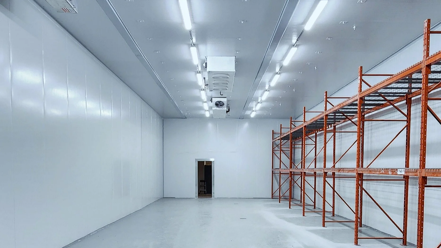 walk-in cold storage warehouses