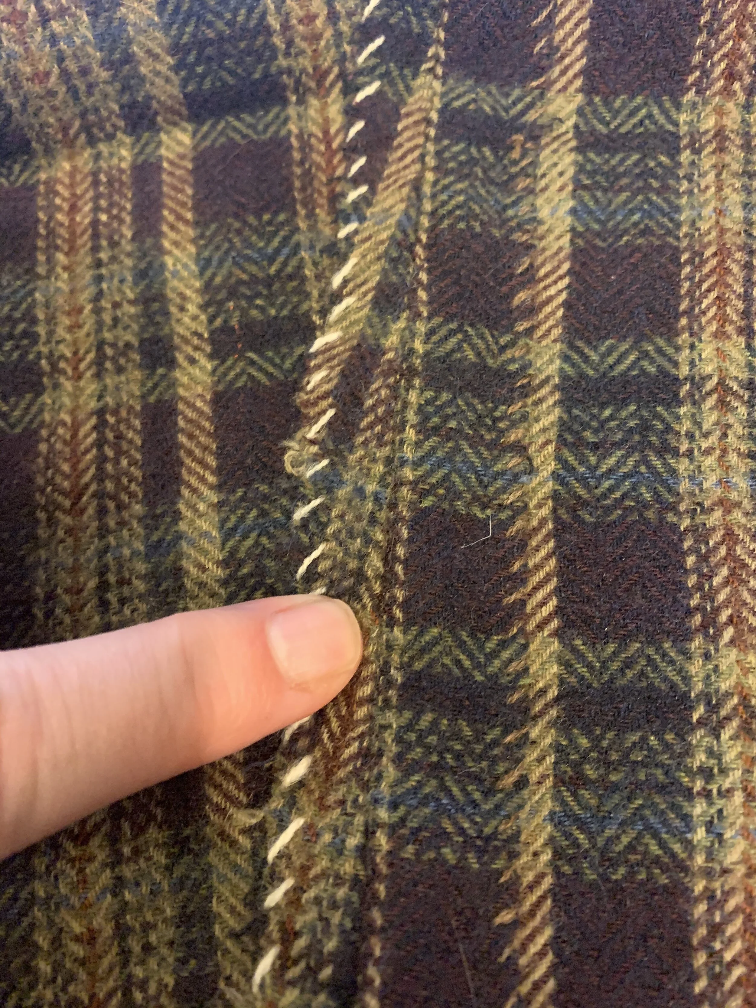 whipstitched with BFL thread on the left and Manx thread on the right.