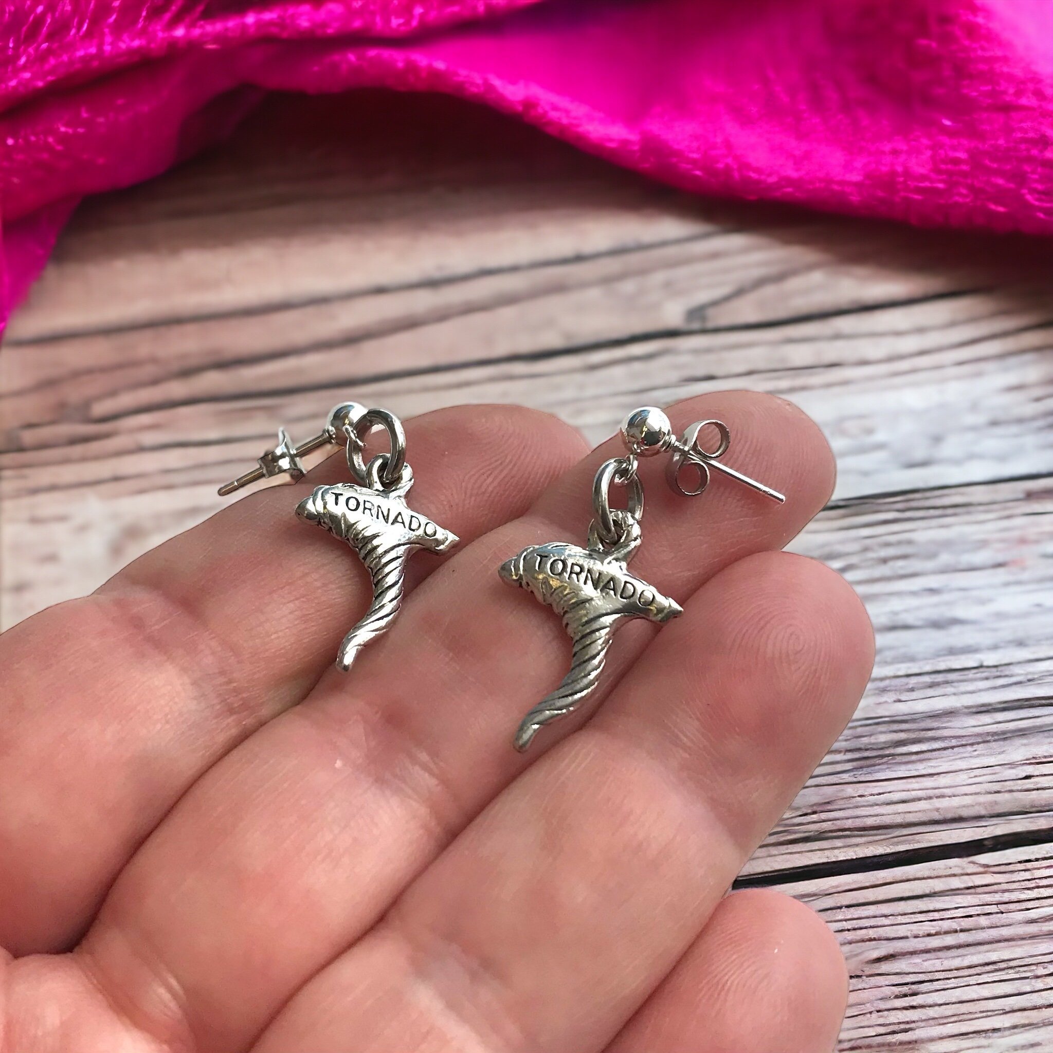 https://i.etsystatic.com/7187605/r/il/8c64c0/5919343245/il_fullxfull.5919343245_t358.jpg