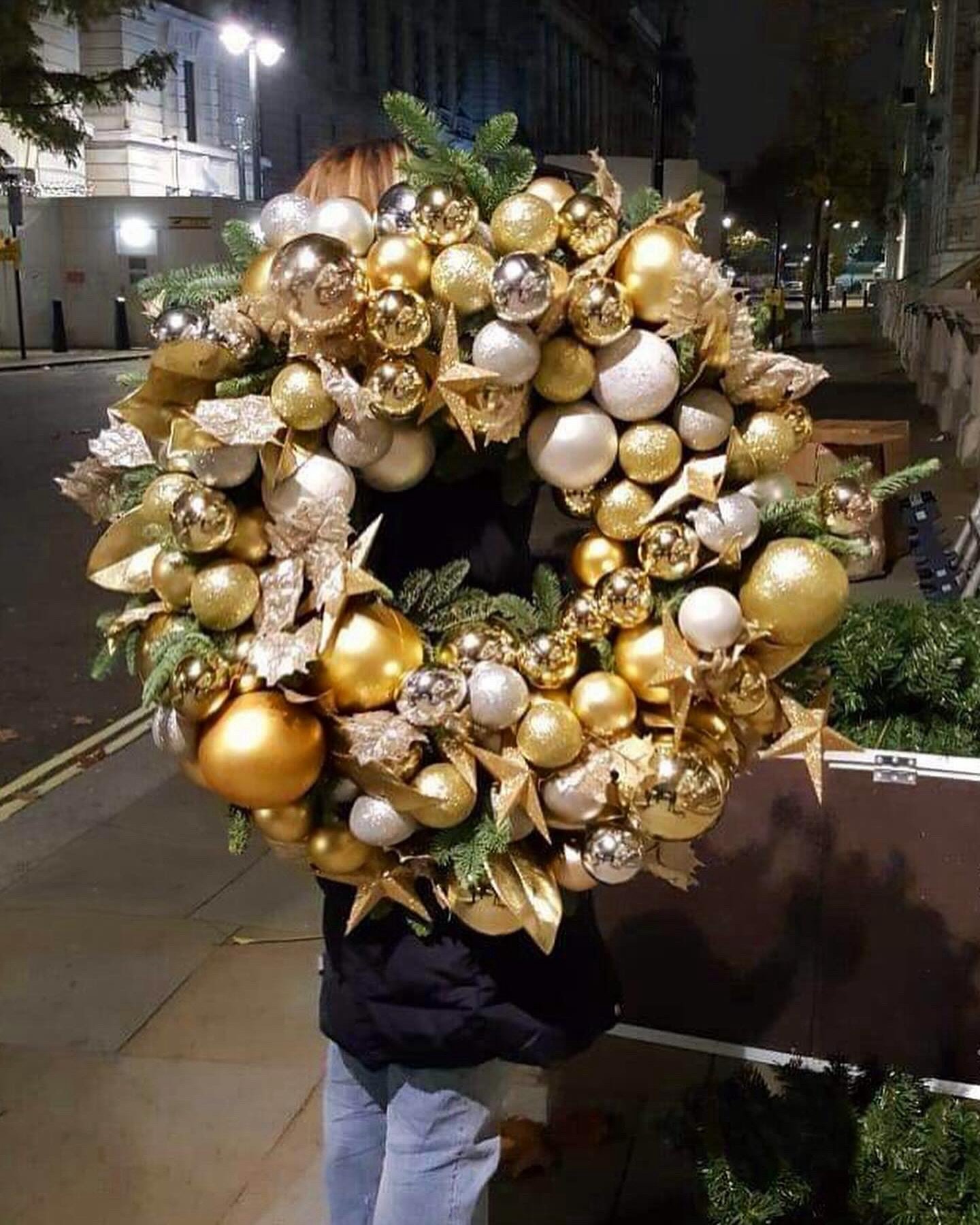 We create Christmas designs that fit your space. Whether it&rsquo;s your home, a venue or an event, we love capturing the essence of the festive season and create memorable moments. 
Get in touch about Christmas 🎄 
.
.
.
.
#christmas #christmasdecor