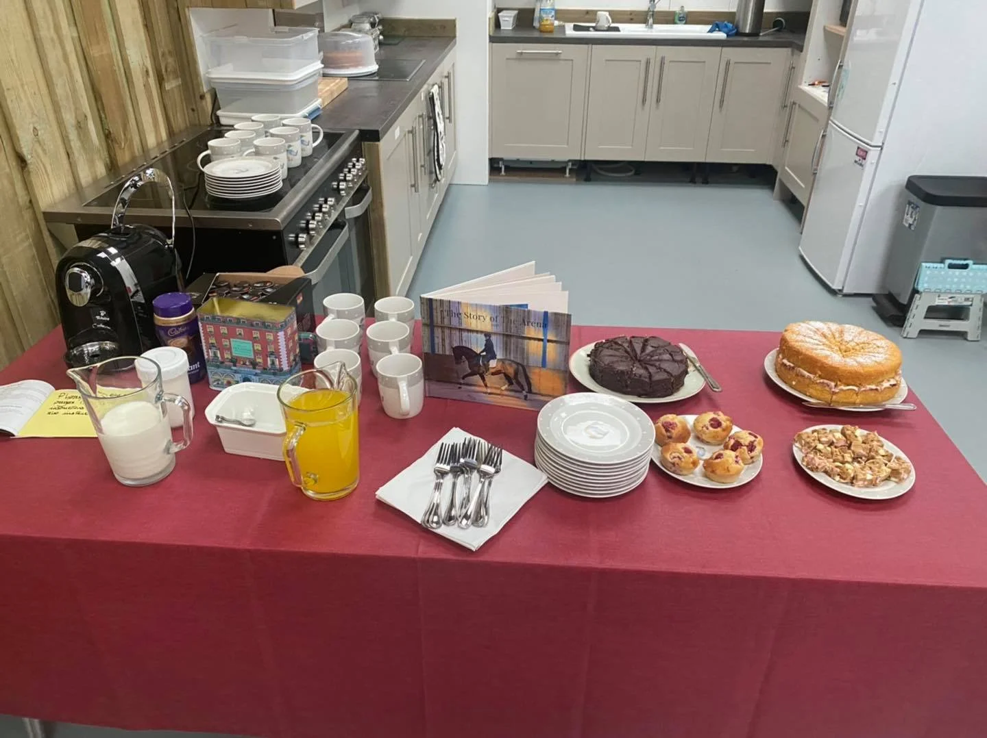 Coffee, cake and horses – the perfect combination?!