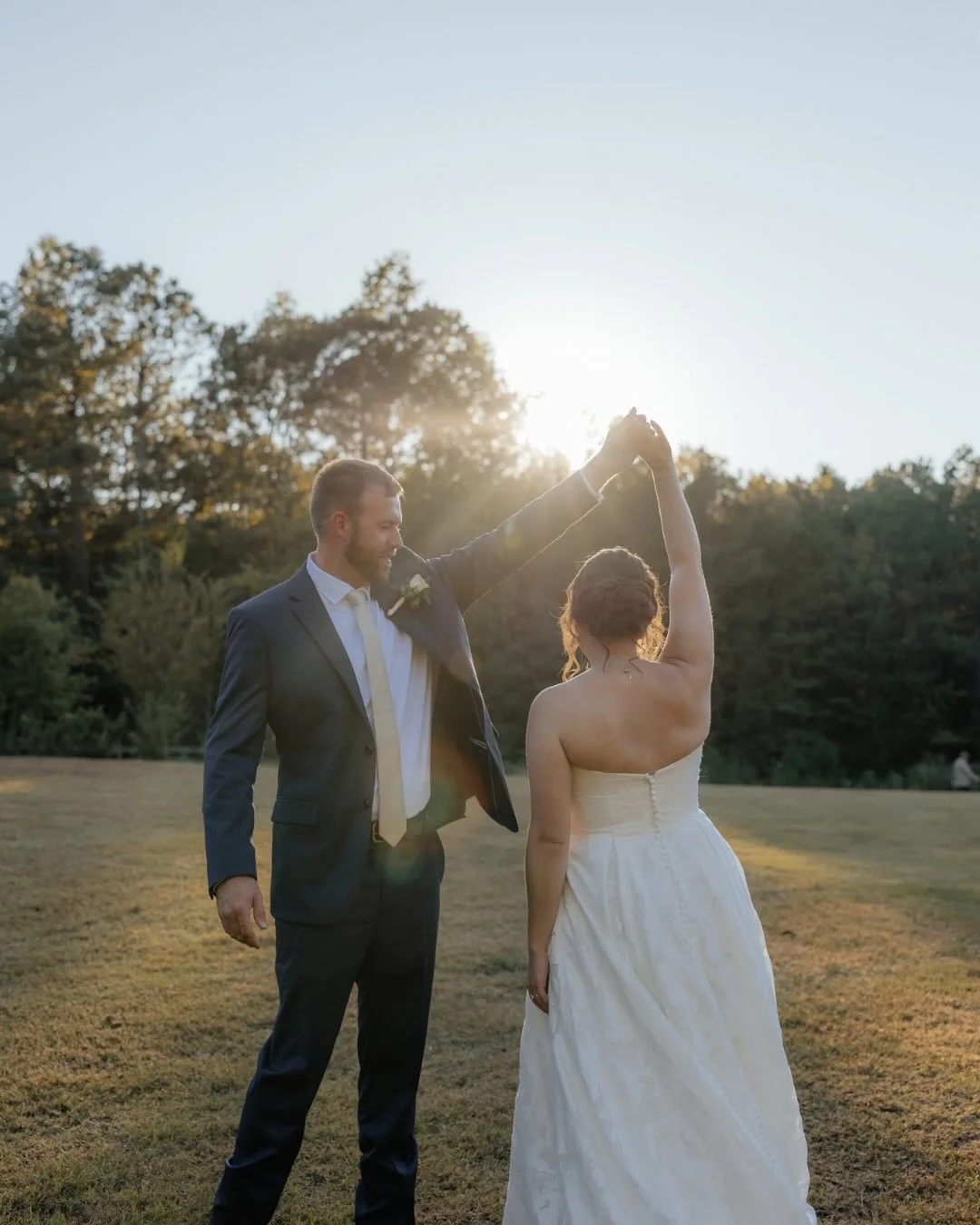 reminiscing on these sweet photos of Parker and Taylor 🫶

#weddingphotographer #weddingphotography #couplesphotographer #2026bride #photography