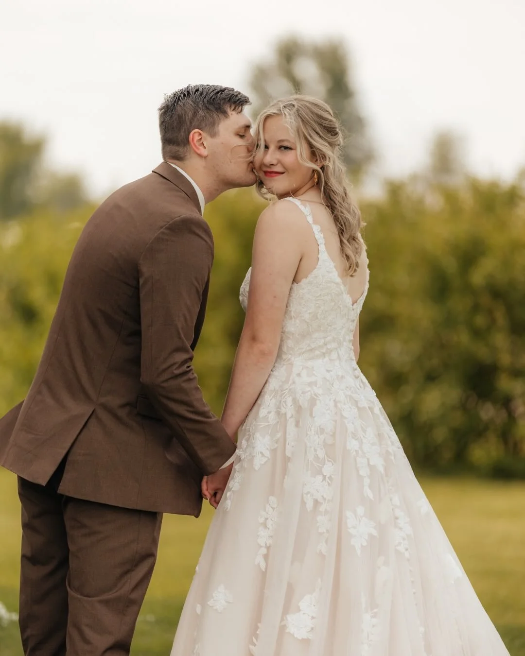 obsessed with these photos? ABSOLUTELY!! 🫣😍 

#georgiaweddingphotographer #2026bride #2027bride #2026wedding #weddingphotographer