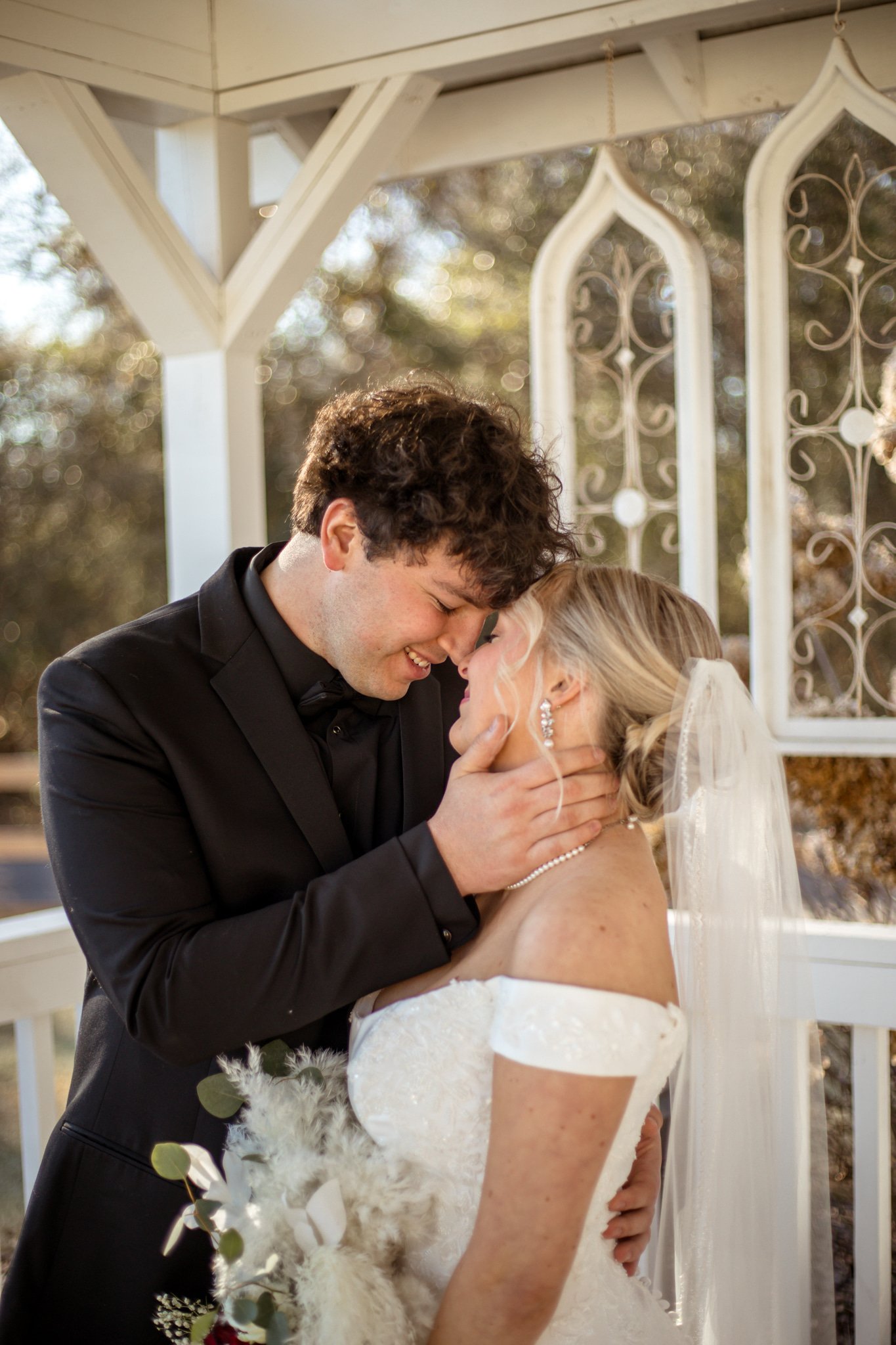 3 Things to Consider Before Booking Your Wedding Venue