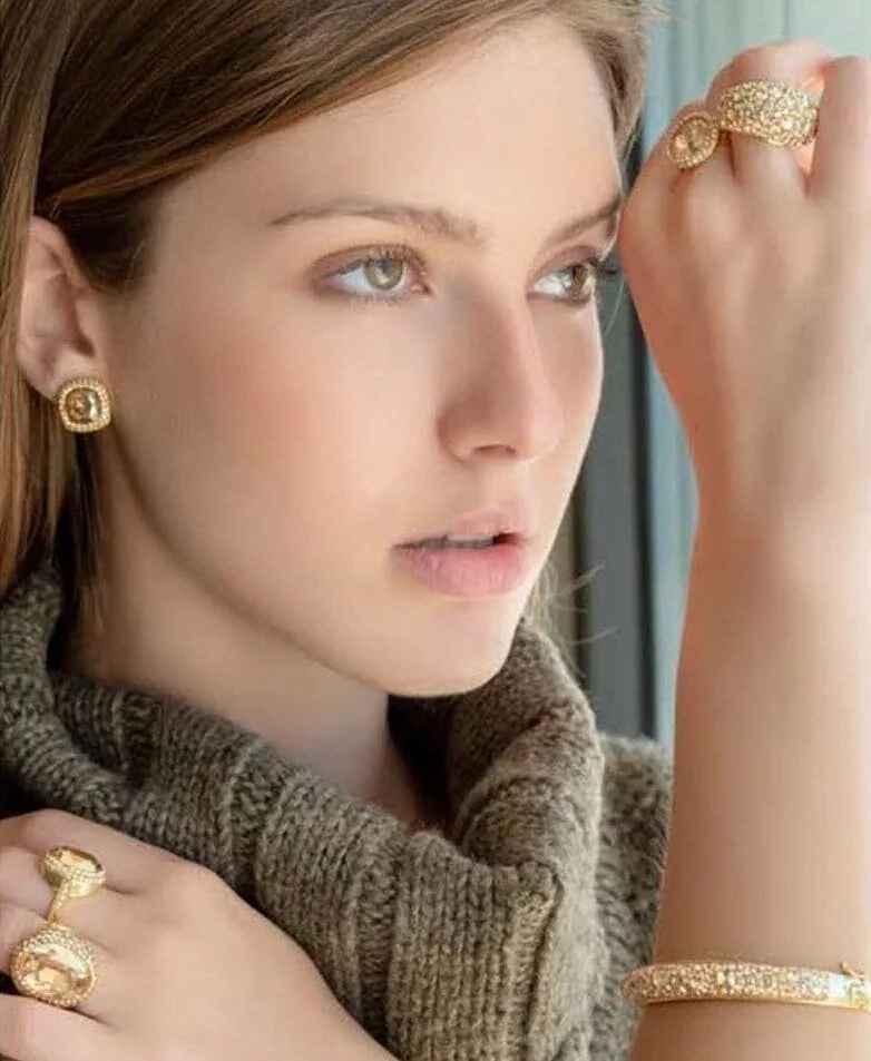 Shop til you drop! It's Cyber Monday and we have more deals! Entire website is 20% off through today! 
Use code SAVE20 at checkout!

www.subicres.com/shop-1
Link in bio!  #subicres #liska #liskajoyas #swarovskicrystal #swarovski #swarovskijewelry #st