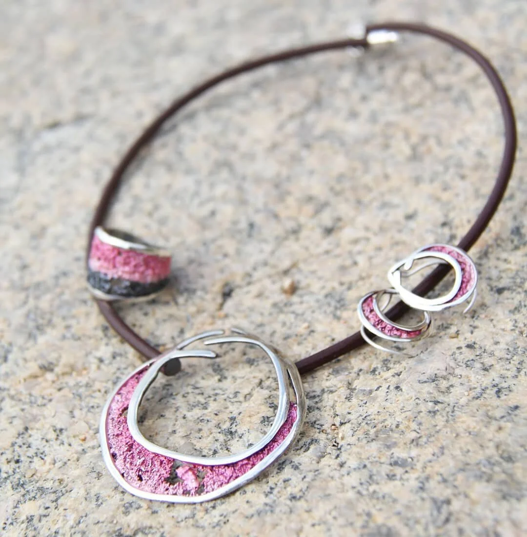 We are still celebrating Black Friday by giving 20% off our entire website! Find all sterling silver Spanish jewelry at www.subicres.com/shop-1. Hurry before the sale ends!! Link in bio!! Last day to use code SAVE20!! #subicres #orfega #silver #natur