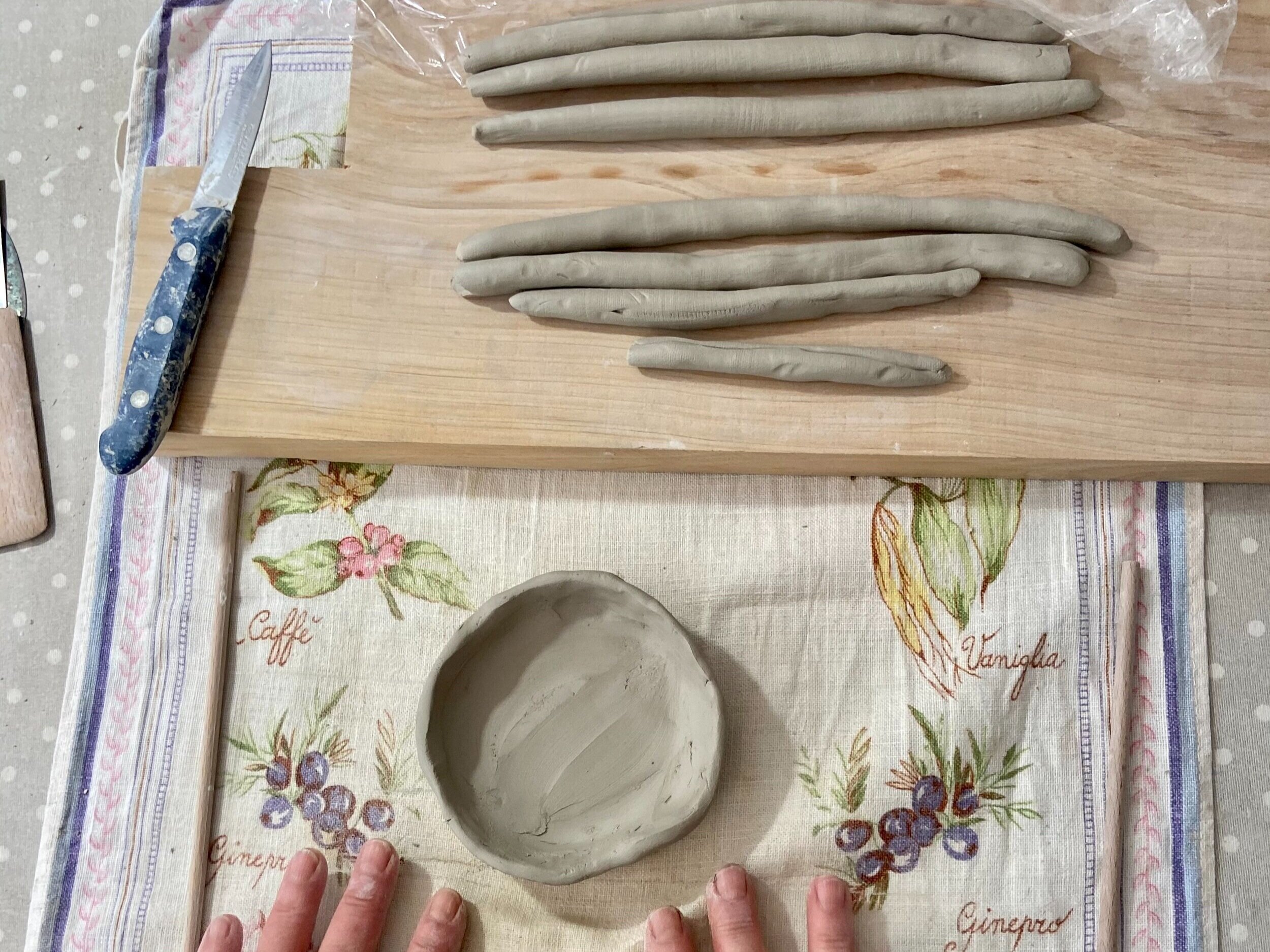 Técnica de los churros para modelar barro en cerámica — Majolina Ceramics