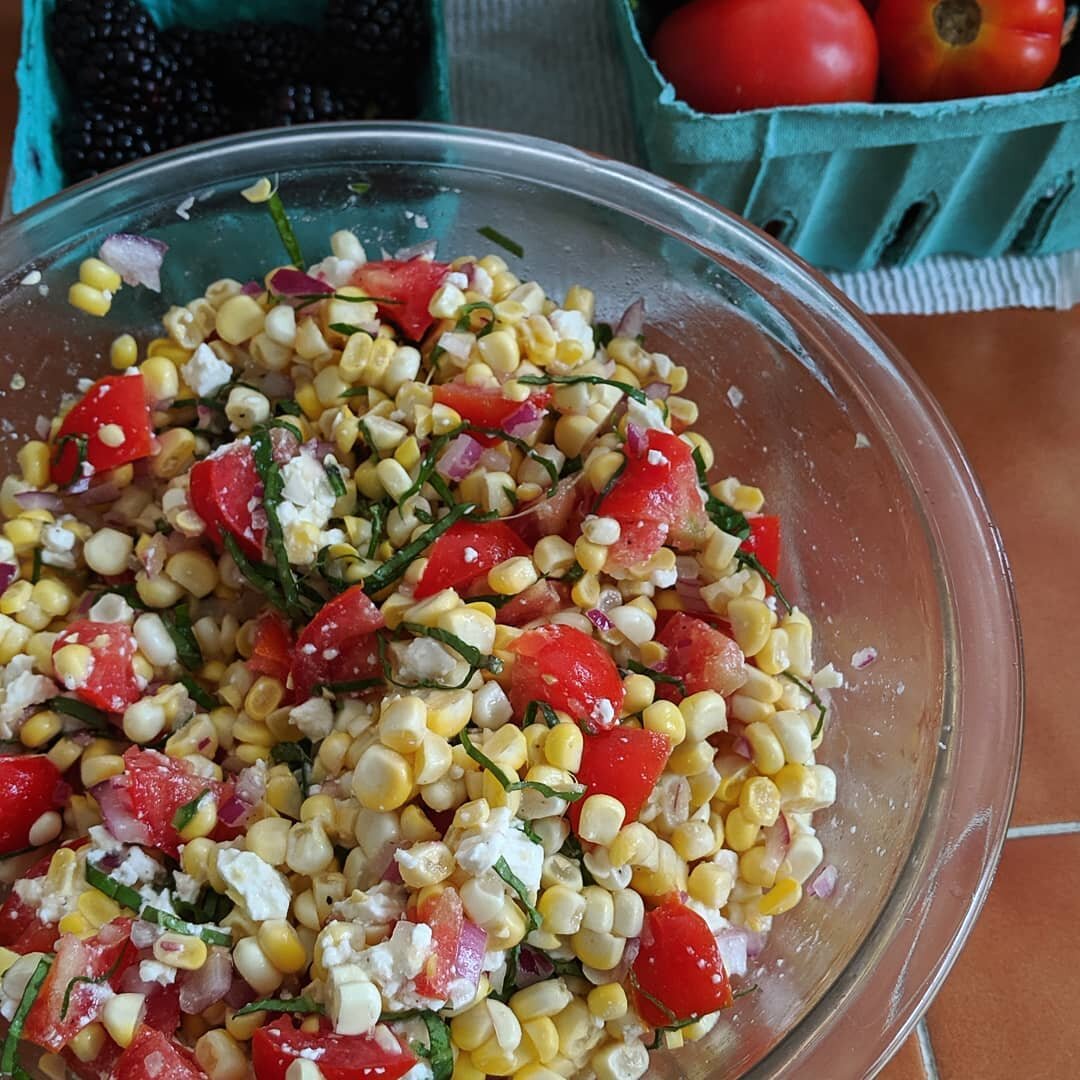 This Summer Corn Salad (inspired by @a.linds)  has a new world core- fresh-off-the-ear sweet #corn and plump, juicy tomatoes, old-world charm- creamy, crumbly feta, and far east tang- lime juice.

It's downright worldly.

BUT I picked up the majority