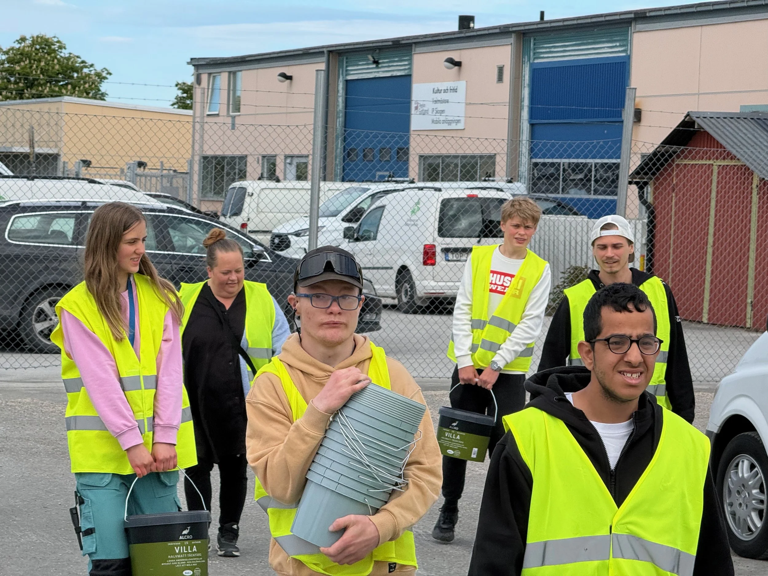 The refurbishment dream team from a local special school class!