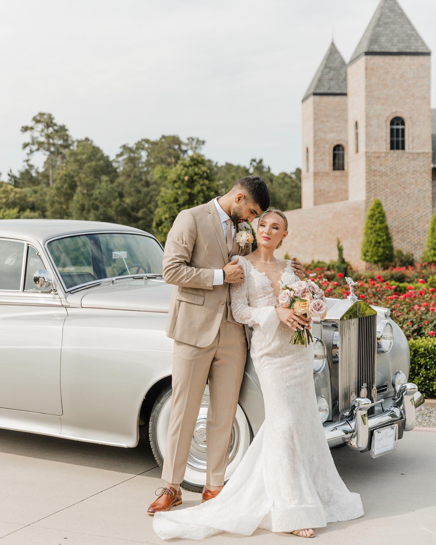 Just living the dream. What an amazing day 😍

Host: @styledshootsacrossamerica 
Planner: @heatherbengeofficial 
Venue: @ironmanortx 
Florist: @camelliafarmflora 
Hair and Makeup: @sunkissedandmadeup 
Gown:  @weddingsbydebbie 
Suit: @themoderngroom_ 