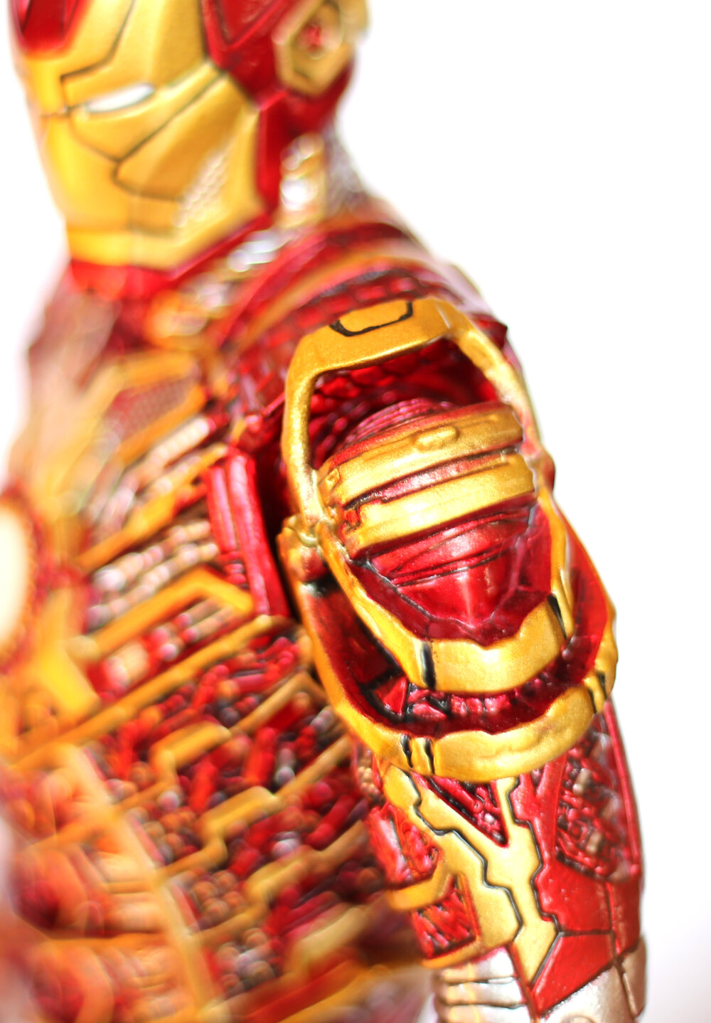 Crazy Toys Iron Man Bones Mark 41 Retro Version left shoulder