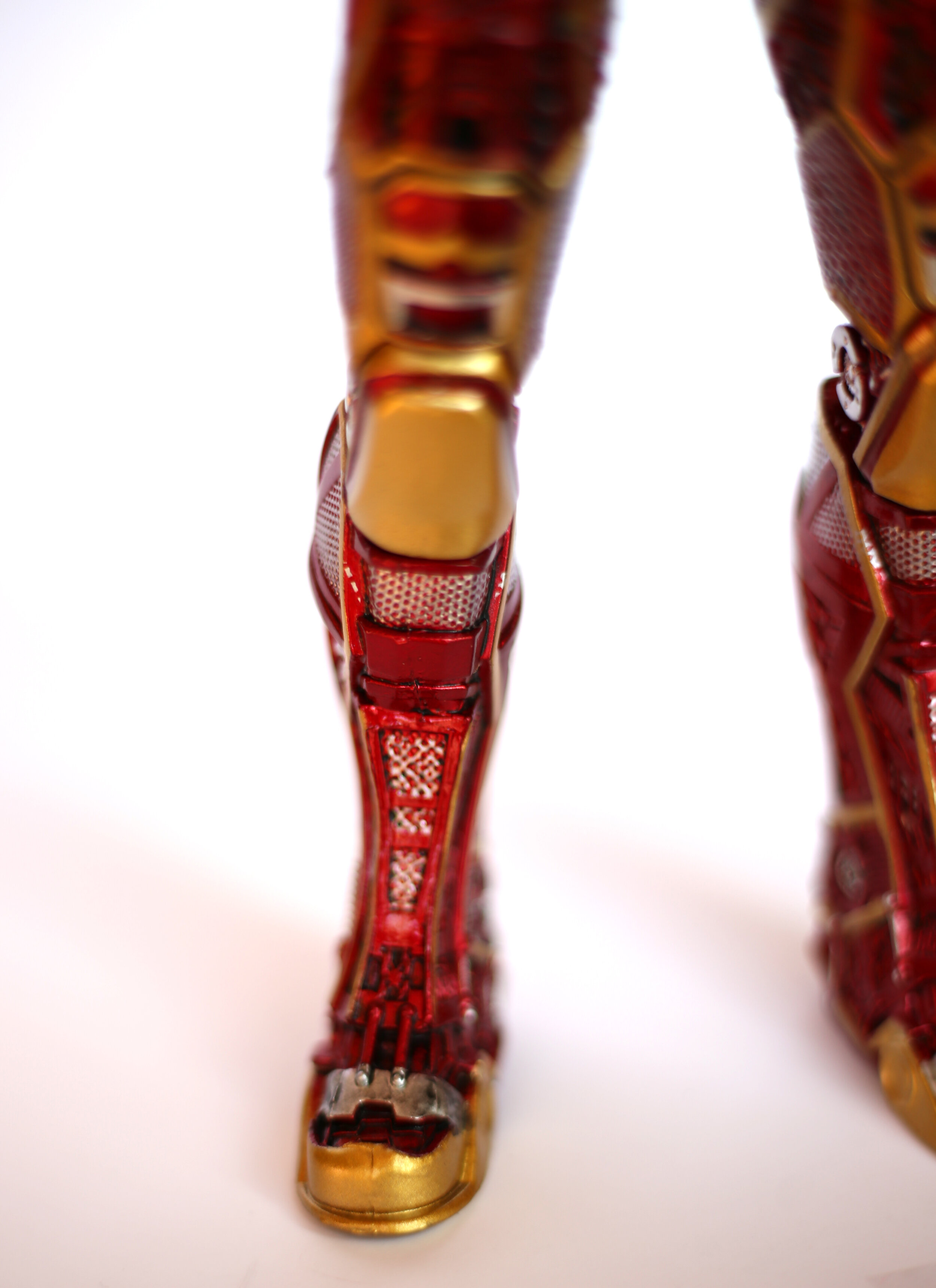 Crazy Toys Iron Man Bones Mark 41 Retro Version greaves and boots