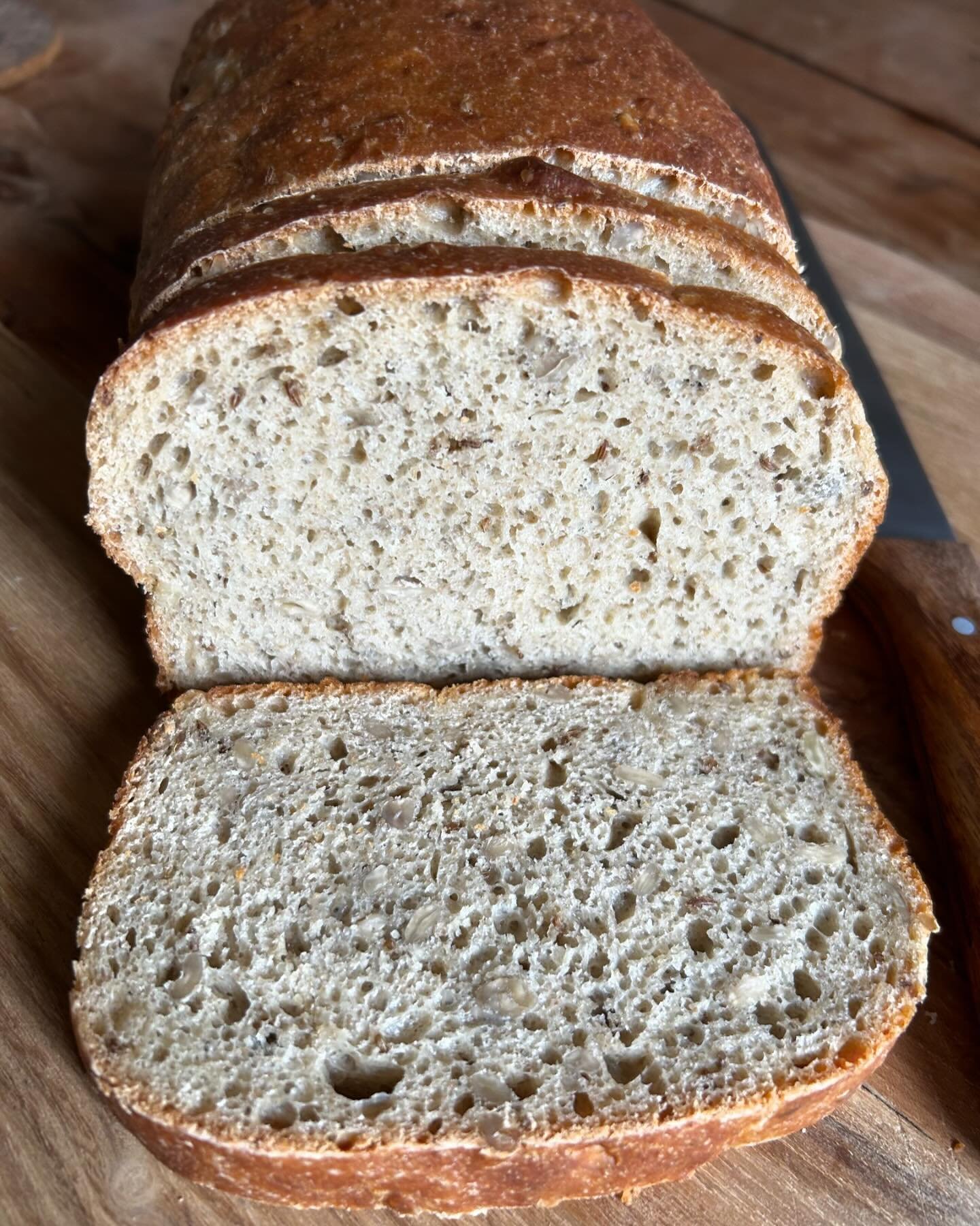 My new favourite bread recipe, this simple no-knead sunflower rye has a hearty, chewy texture ideal for toast and sandwiches. It&rsquo;s a quick rise with a nutty, slightly tangy flavour and it freezes beautifully!
 
📝 All the reasons to bake with r