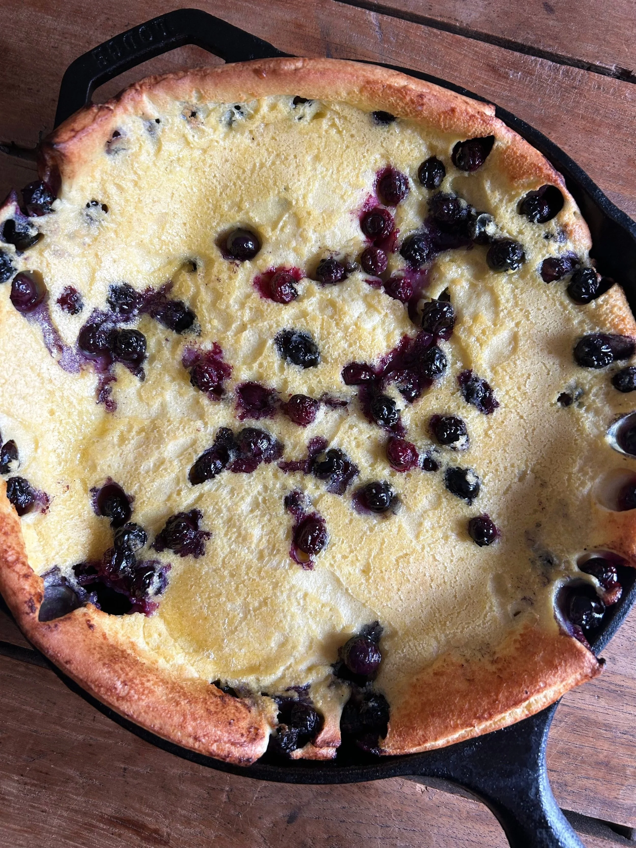 Lemon Blueberry Dutch Baby. | harvestandnourish.com