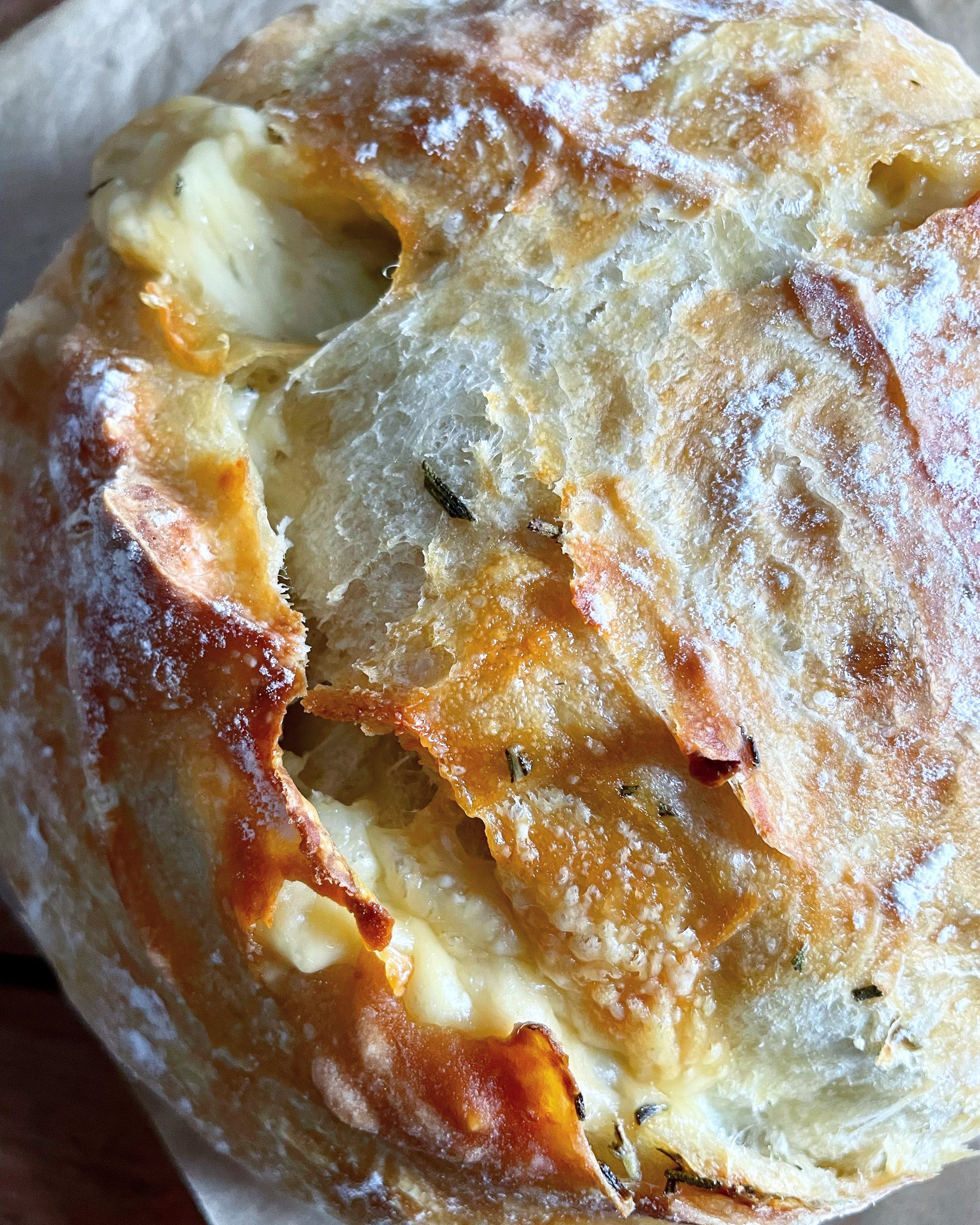 No Knead Artisan Bread - Dutch Oven Bread