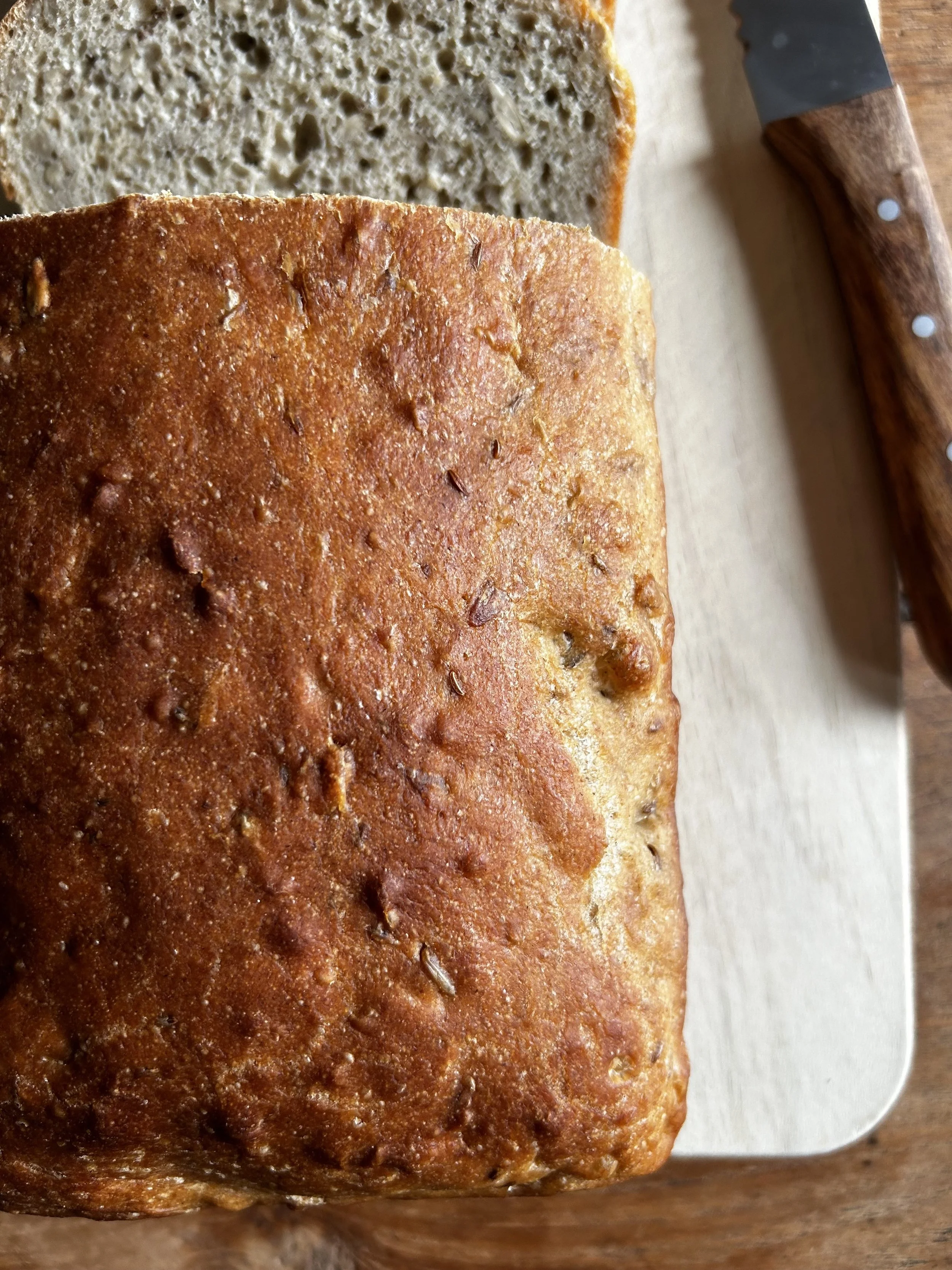 Simple No-Knead Sunflower Rye Bread. | harvestandnourish.com