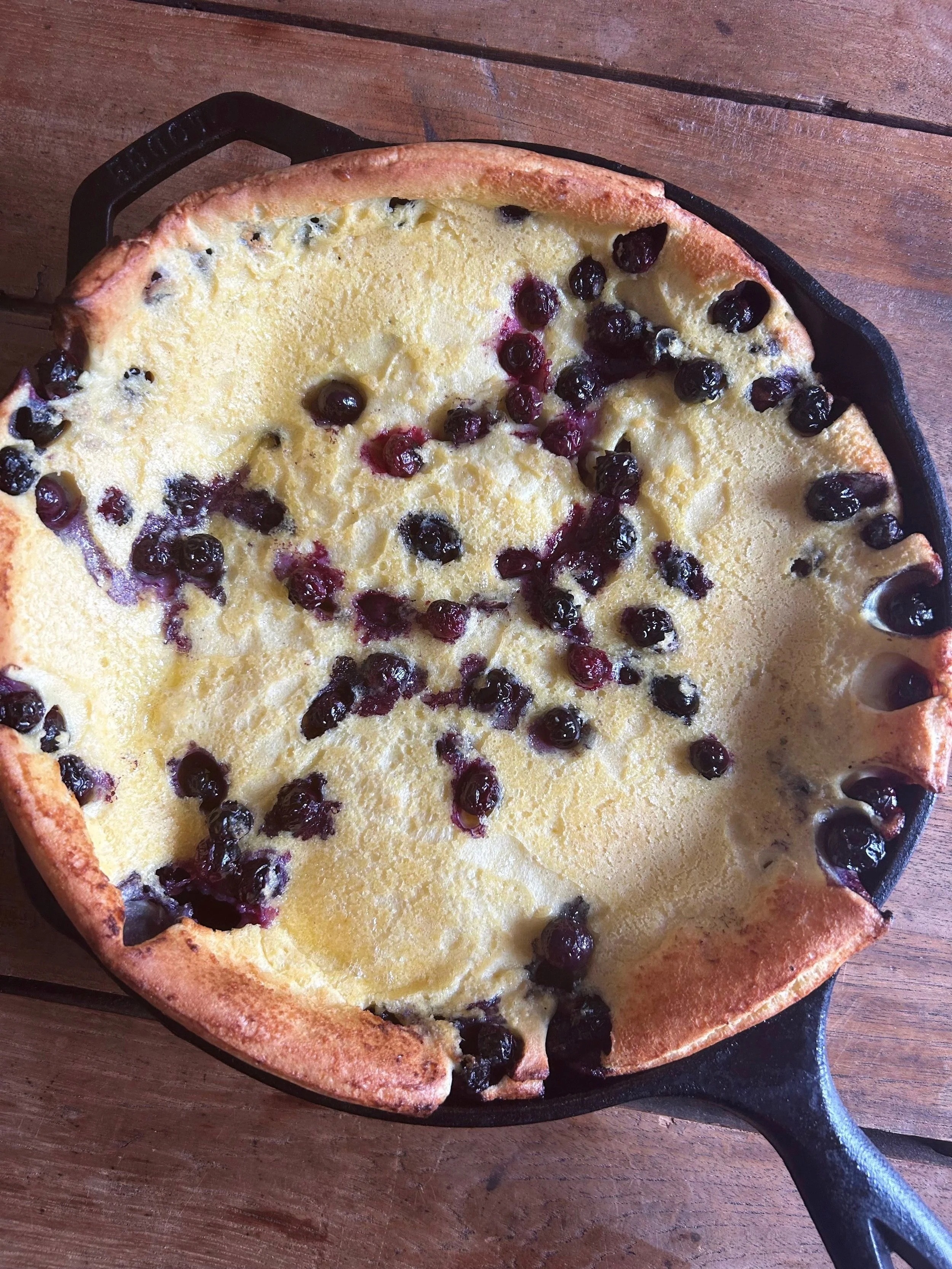 Lemon Blueberry Dutch Baby. | harvestandnourish.com