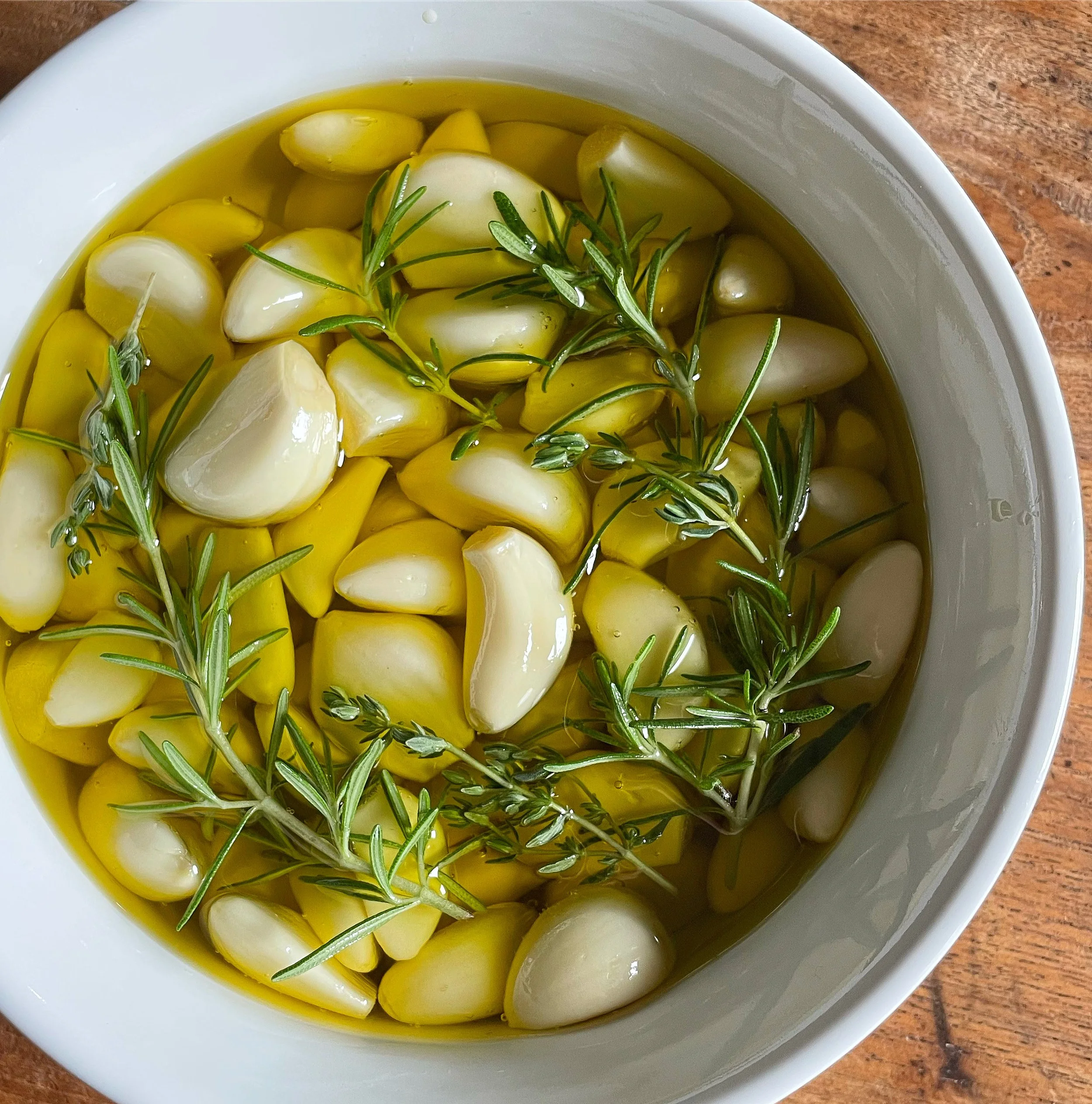 Garlic Confit | harvestandnourish.com