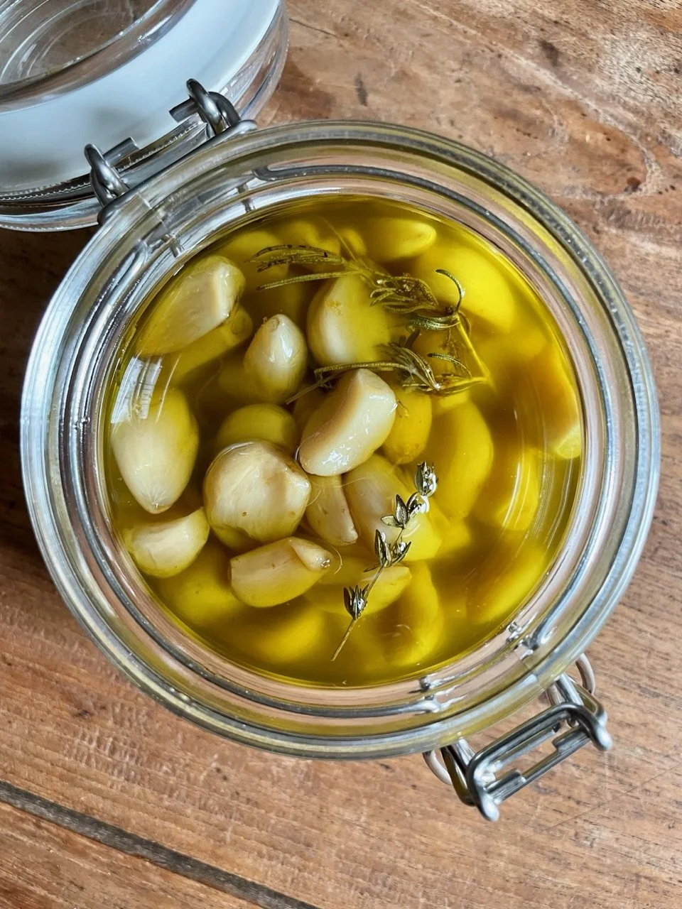 Garlic Confit | harvestandnourish.com