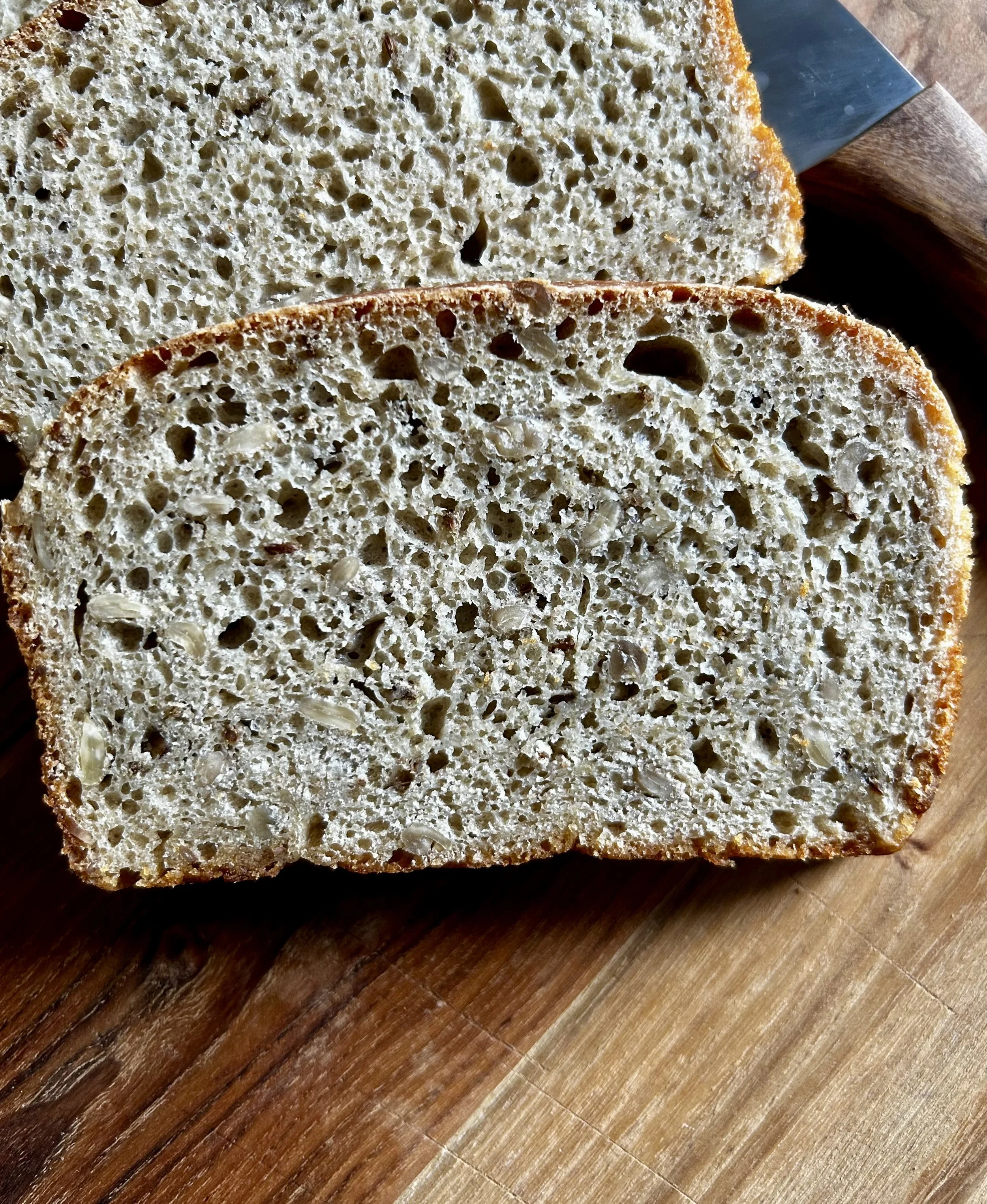 Simple No-Knead Sunflower Rye Bread. | harvestandnourish.com