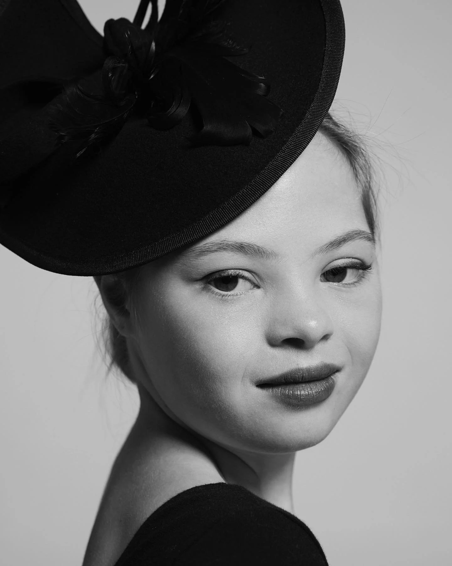 Can’t stop thinking about how incredible and inspiring @the.sofia.sanchez is! Here’s some of my favorite black and white shots 🖤 She’s a trailblazer, a timeless beauty and all while taking over Hollywood! From being in books, comme