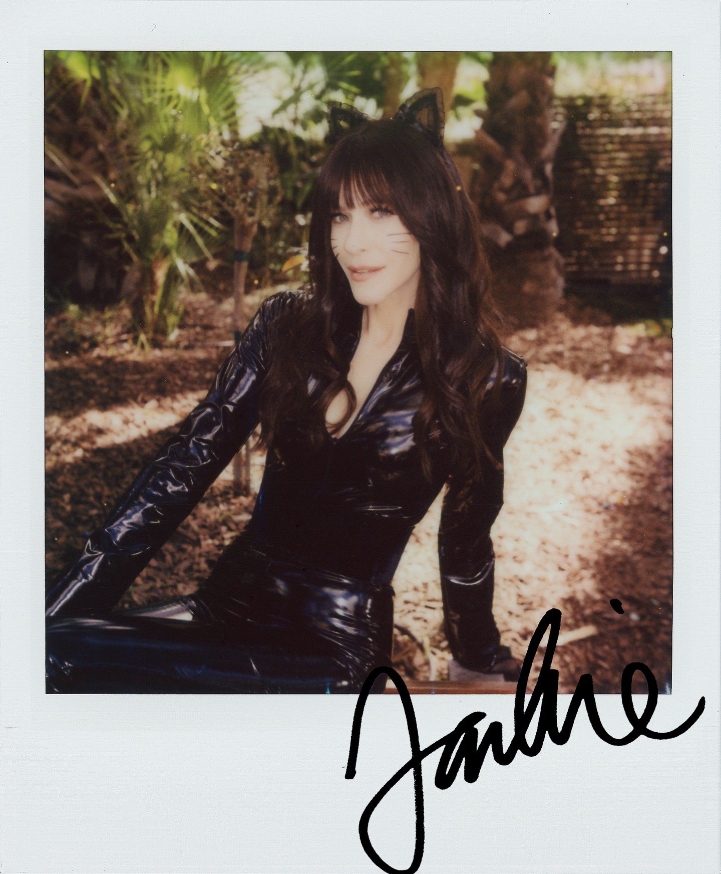 More fabulous and fun cast members from @nobodywantsthisofficial! Shot on polaroid from the Purim episode. 

Thanks Michelle Stark and @netflix for having us. 

3 of 3

Photo: @saramallyphoto
Agent: @beamartists

Talent:

Jackie Tohn, @jackietohn
Ari