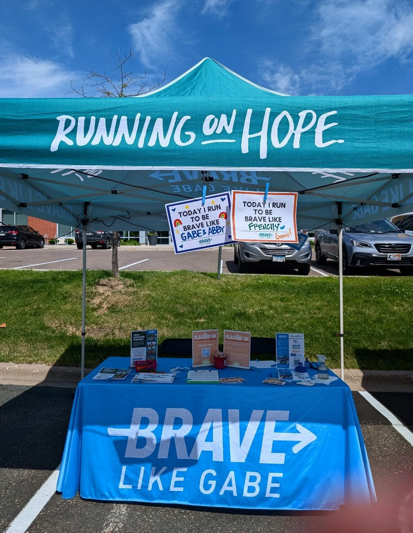 Happy Global Running Day! 

Here in Minnesota we're hanging out at the @twincitiesinmotion Motion Center all day, celebrating movement from 7am to 7pm. There's still time to come by!

Today we're dedicating miles to those we wish were still running a
