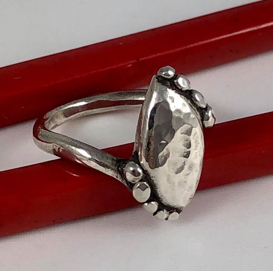 L05223, ring, left.jpg