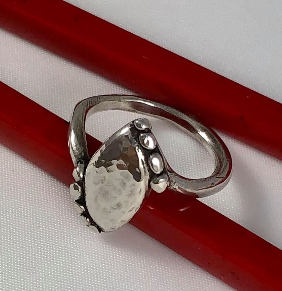 L05223, ring, right.jpg